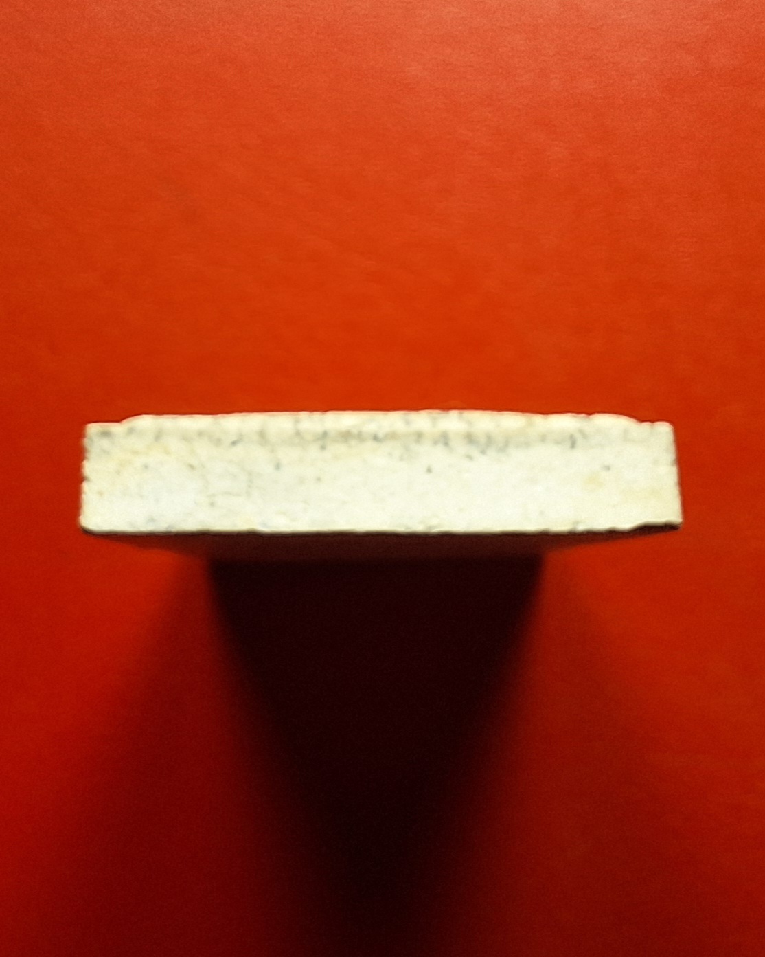 พระสมเด็จ วัดระฆังโฆษิตาราม รุ่นแตกลายงา ปี๒๕๕๖ ด้านหน้าปั๊มโค๊ตระฆัง ด้านหลังปั๊มตราวัด(องค์ที่1)