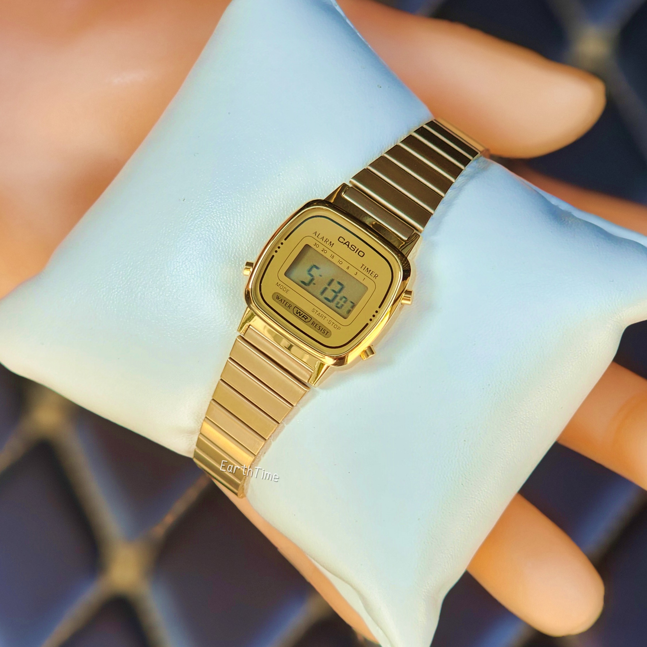 LA670WGA-9 l CASIO DATA BANK