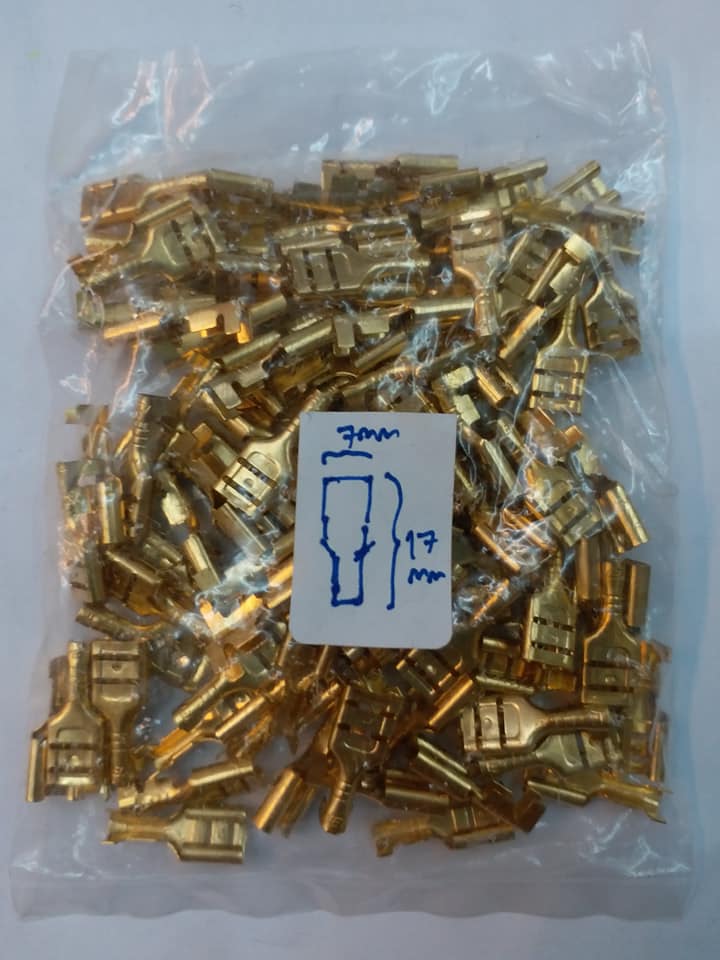 หางปลาทองเหลืองตัวเมียขนาด7x17MM,หางปลาตัวเมียทองเหลืองราคาถุงล่ะ(ถุงล่ะ100ตัว)หางปลาเมีย