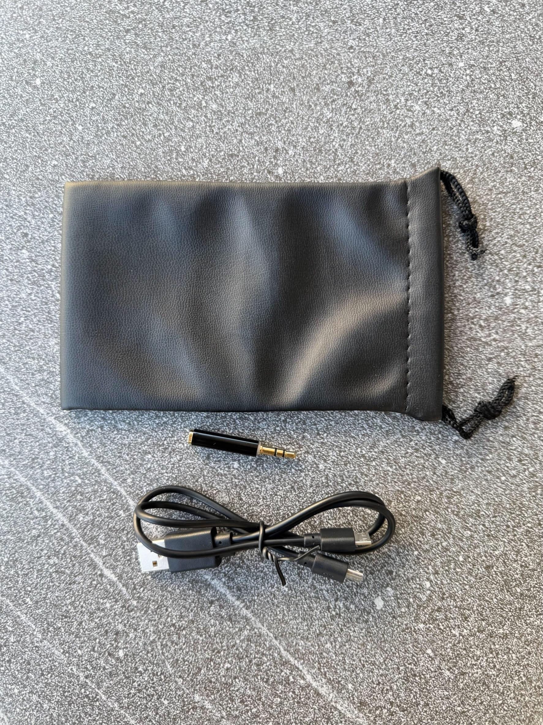 ไมค์ไร้สาย สำหรับไลฟ์สด สมาร์ทโฟน/กล้อง ตัดสียงรบกวน ไมค์หนีบปกเสื้อ เหมาะสำหรับงานวิดิโอ รับเสียงได้ดี