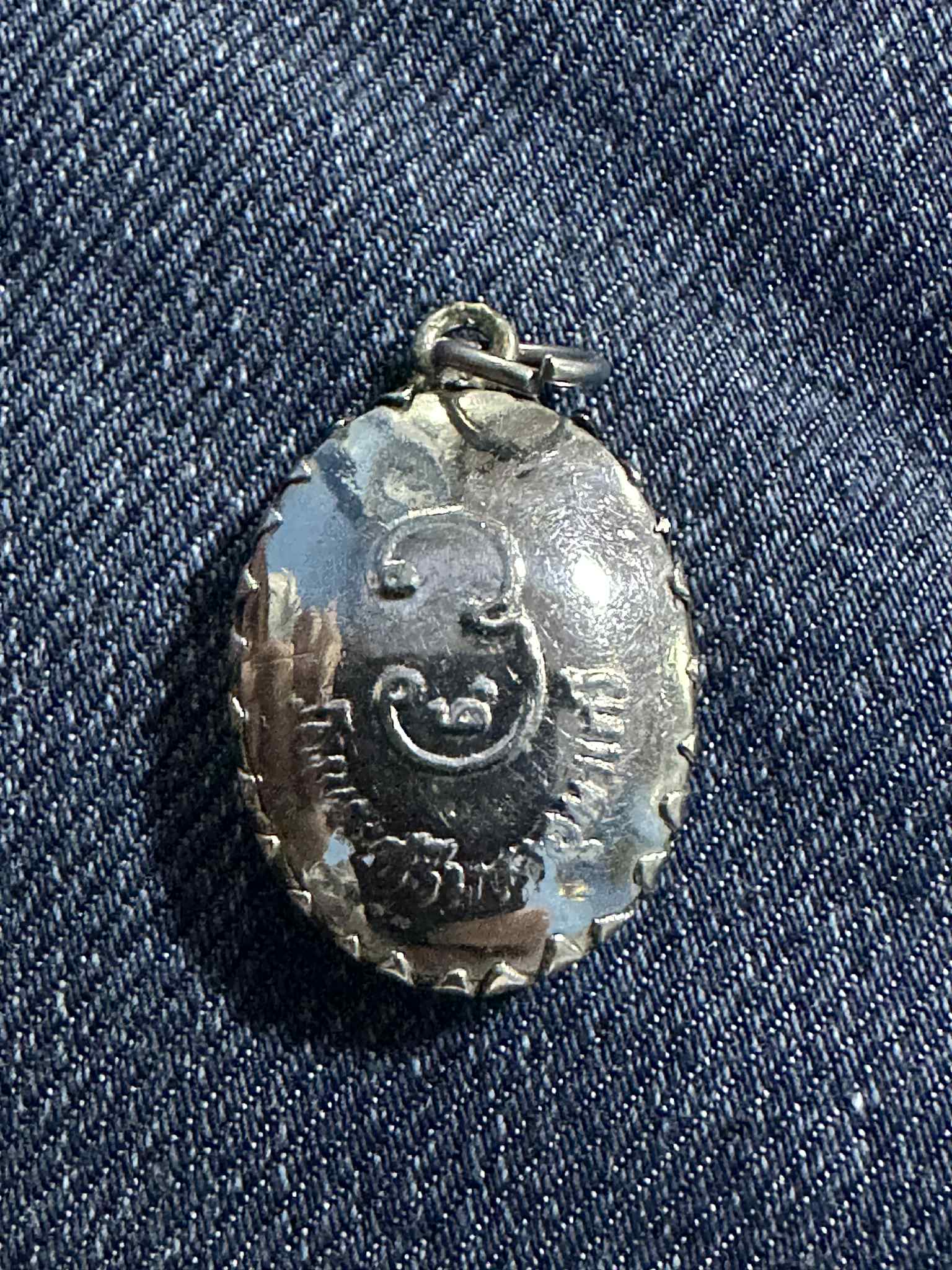 38.เหรียญล็อคเก็ตพระศิวะ พระแม่ศรีอุมา พร้อมด้านหลังวัดพระศรีอุมาเทวี