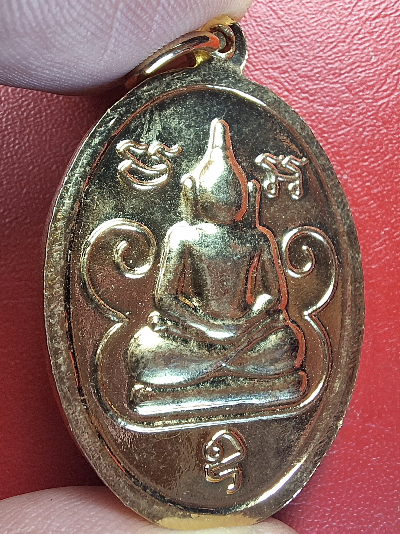 หลวงพ่อปาน วัดบางนมโค ออกวัดศาลพันท้ายนรสิงห์ หลังพระพุทธ ปี๒๕๕๖ เนื้อกะไหล่ทอง(องค์ที่2)