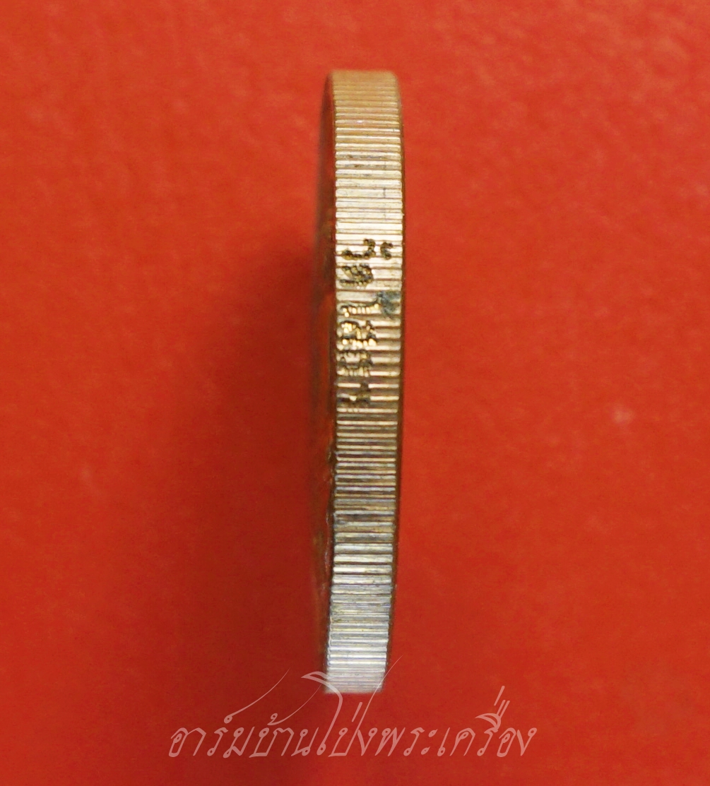 หลวงพ่อโสธร วัดโสธรวรารามวรวิหาร จ.ฉะเชิงเทรา พิมพ์สองหน้า ปี๒๕๔๒ เนื้อทองแดงขัดเงา รันหมายเลข(องค์ที่1)