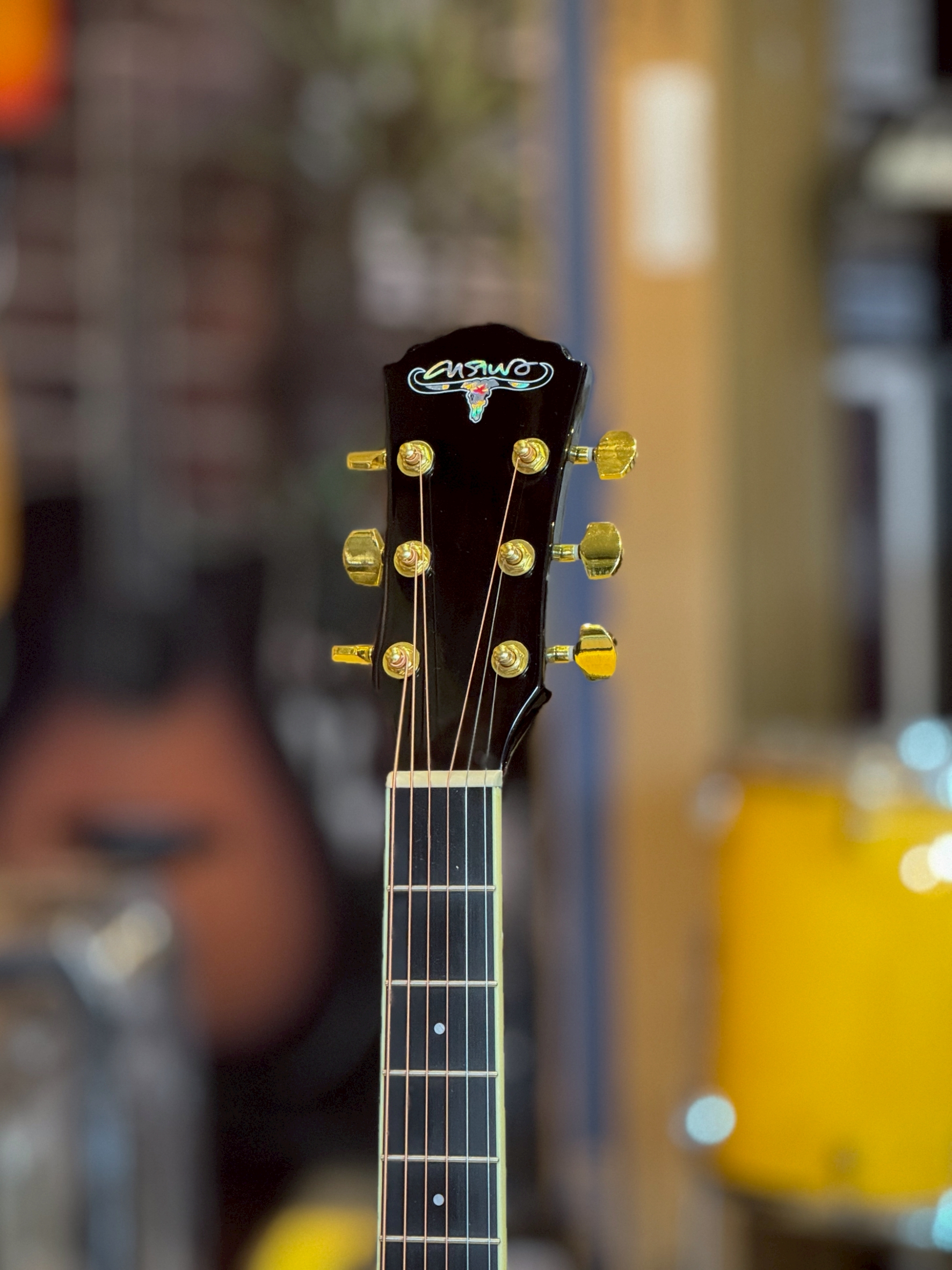 กีตาร์โปร่งไฟฟ้า Carabao คาราบาว 40 ปี 40CG-BLK/C คอเว้า ภาคไฟฟ้า GT-4 พร้อม ปิ๊ก4อัน/ประแจ/คู่มือ/กระเป๋า