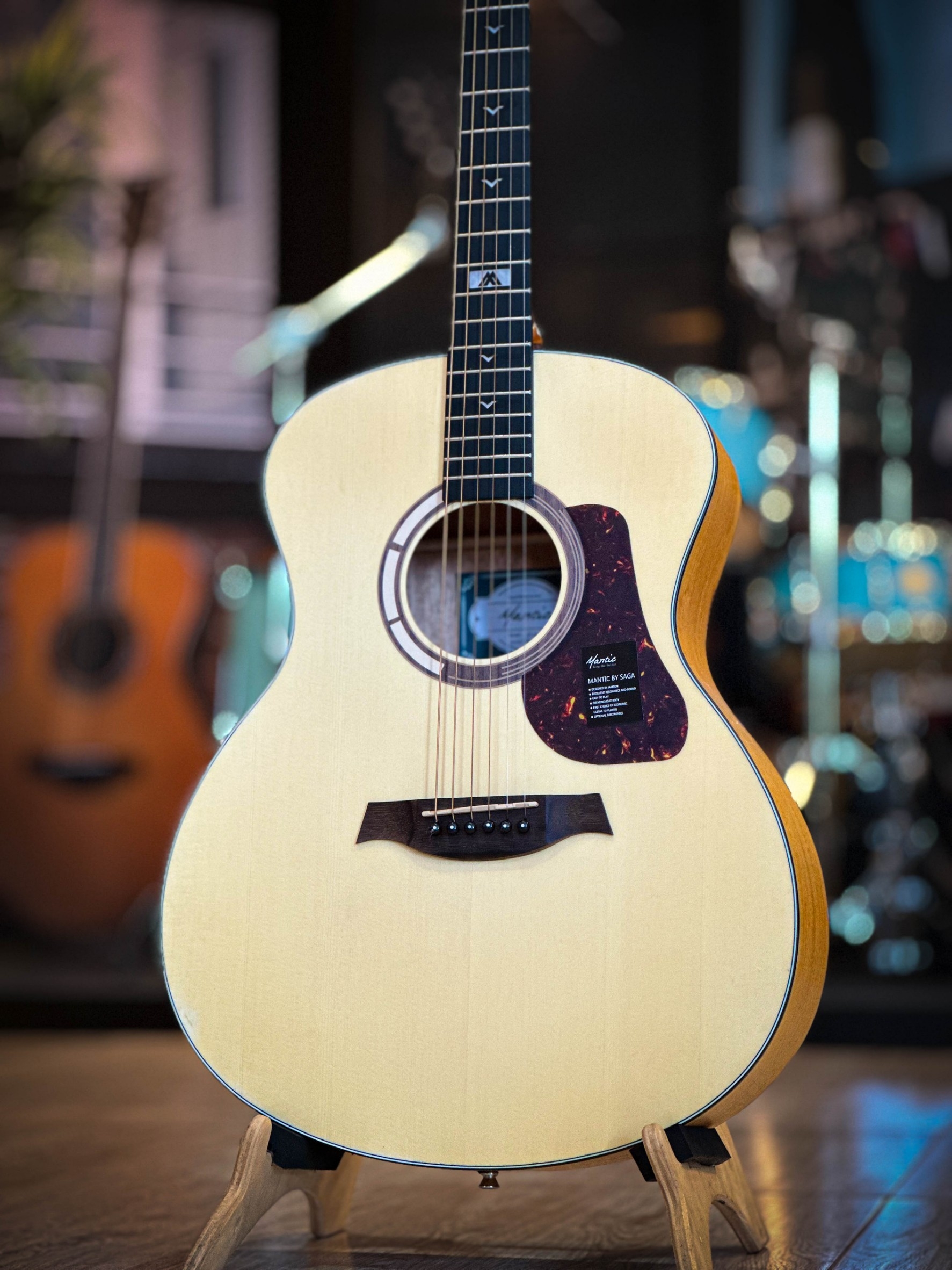 Mantic GT-1G กีตาร์โปร่ง 41 นิ้ว ทรง Grand Auditorium ไม้แองเกิลแมนสปรูซ/เชอร์รี่วู้ด