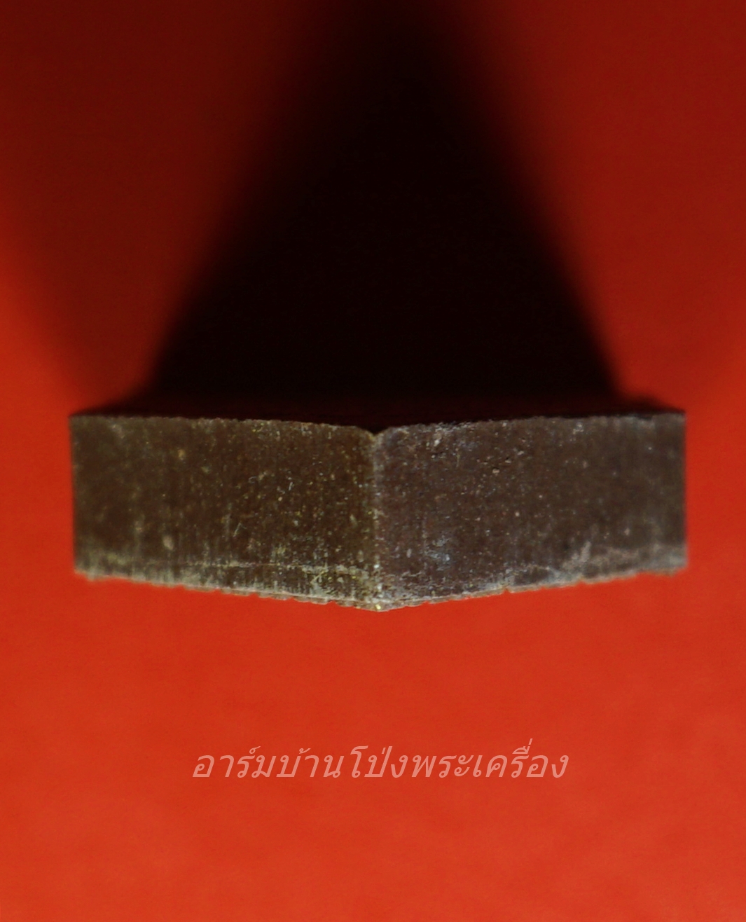 หลวงพ่อสอน วัดลาดบัวขาว ท้าวเวสสุวรรณ เนื้อผงสีน้ำตาล เลข2246 มีเส้นเกศาหลวงพ่อและฝังพลอย(องค์ที่1)