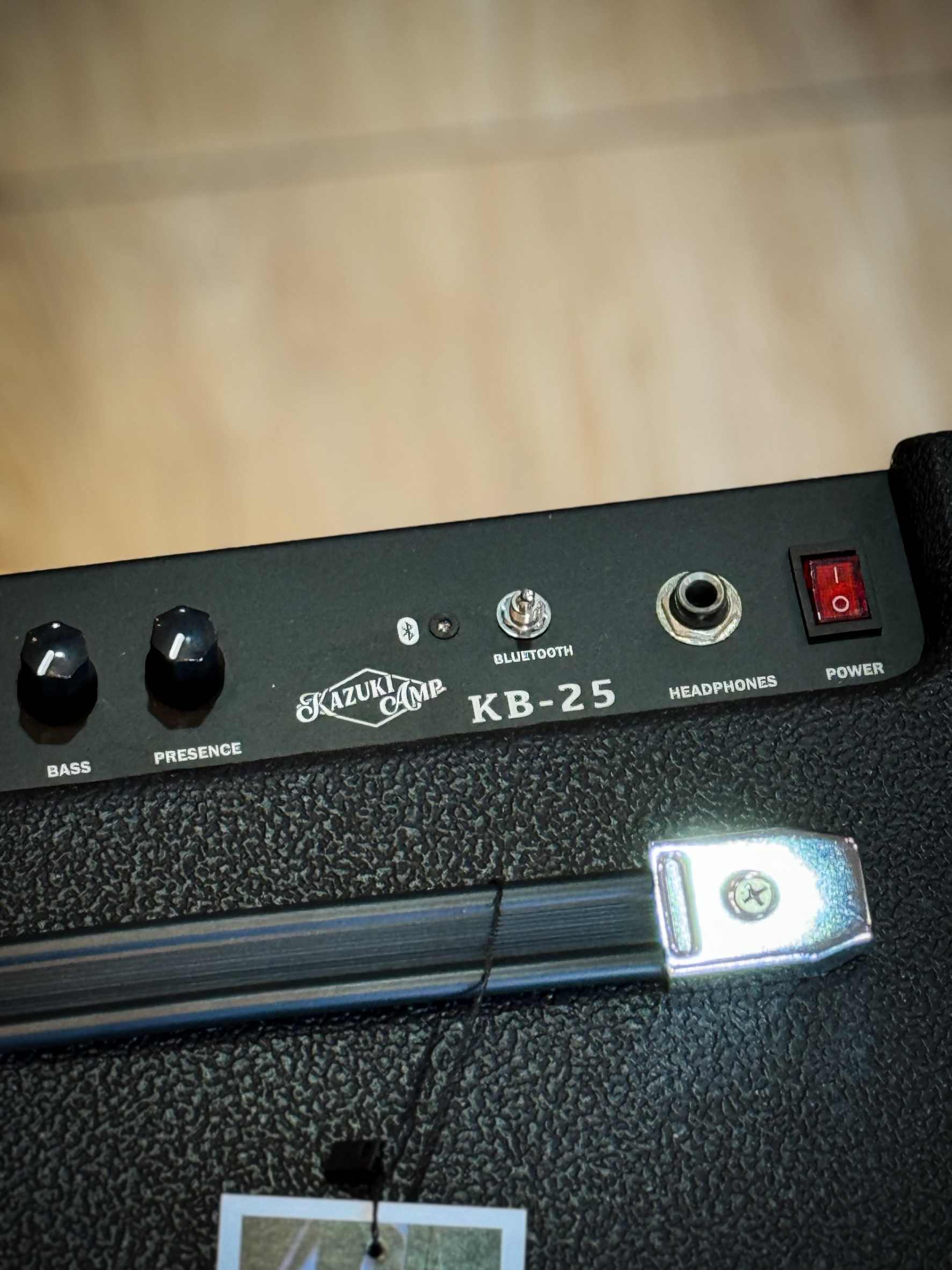 BLUETOOTH Bass Amp ตู้แอมป์เบส Kazuki KB-25 แอมป์เบส 25 วัตร์ ตู้แอมป์เบสไฟฟ้า Kazuki ขนาดพกพาสะดวก