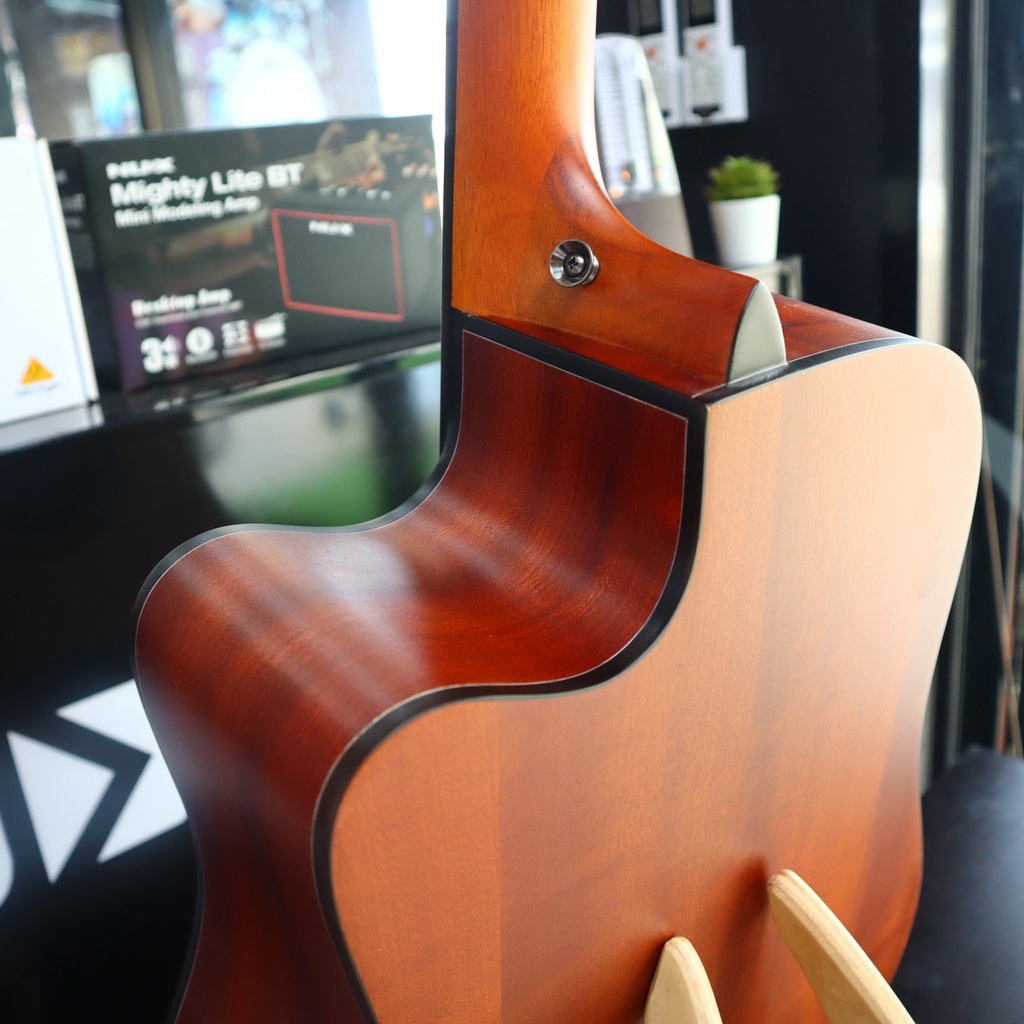 SQOE หน้าไม้แท้ 💥 กีต้าร์โปร่งไฟฟ้า รุ่น WD68