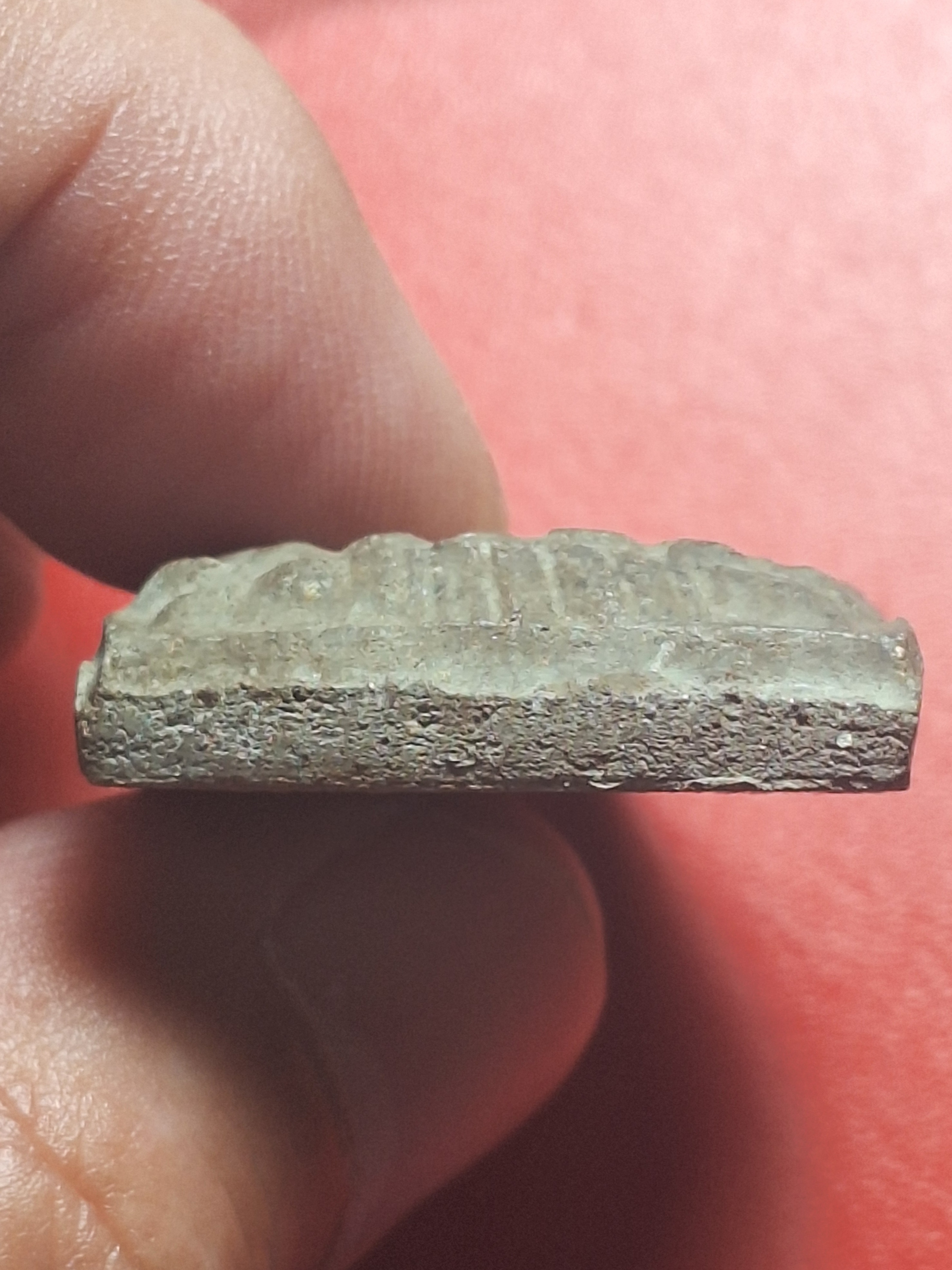 หลวงพ่อแทน วัดธรรมเสน ขุนแผนหน้ายักษ์ ปี๒๕๐๖ เนื้อผงสีเทา(องค์ที่9)