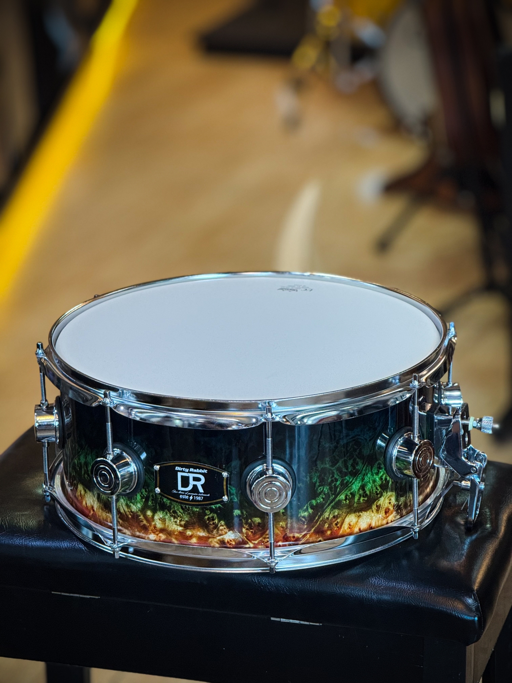 สแนร์ไม้จาก DR (Dirty Rabbit) ขนาด 14x5.5 / 8 หลัก หนัง REMO USA.