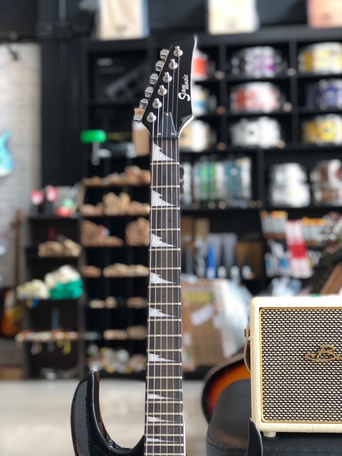กีต้าร์ไฟฟ้า Siam music IB-170 สีดำ ปิ๊กอัพ HSH 24 เฟรต พร้อม กระเป๋า ปิ๊ก ประแจ