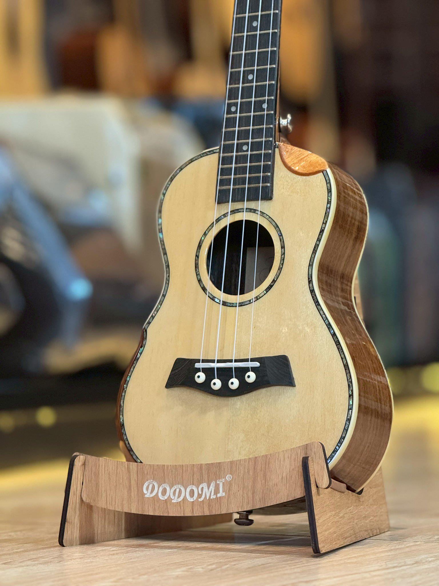 ขาตั้งอูคูเลเล่ไม้ Dodomi ขาตั้งอูคูเลเล่ ทำจากไม้ งานประกอบง่าย กะทัดรัด พกพาได้