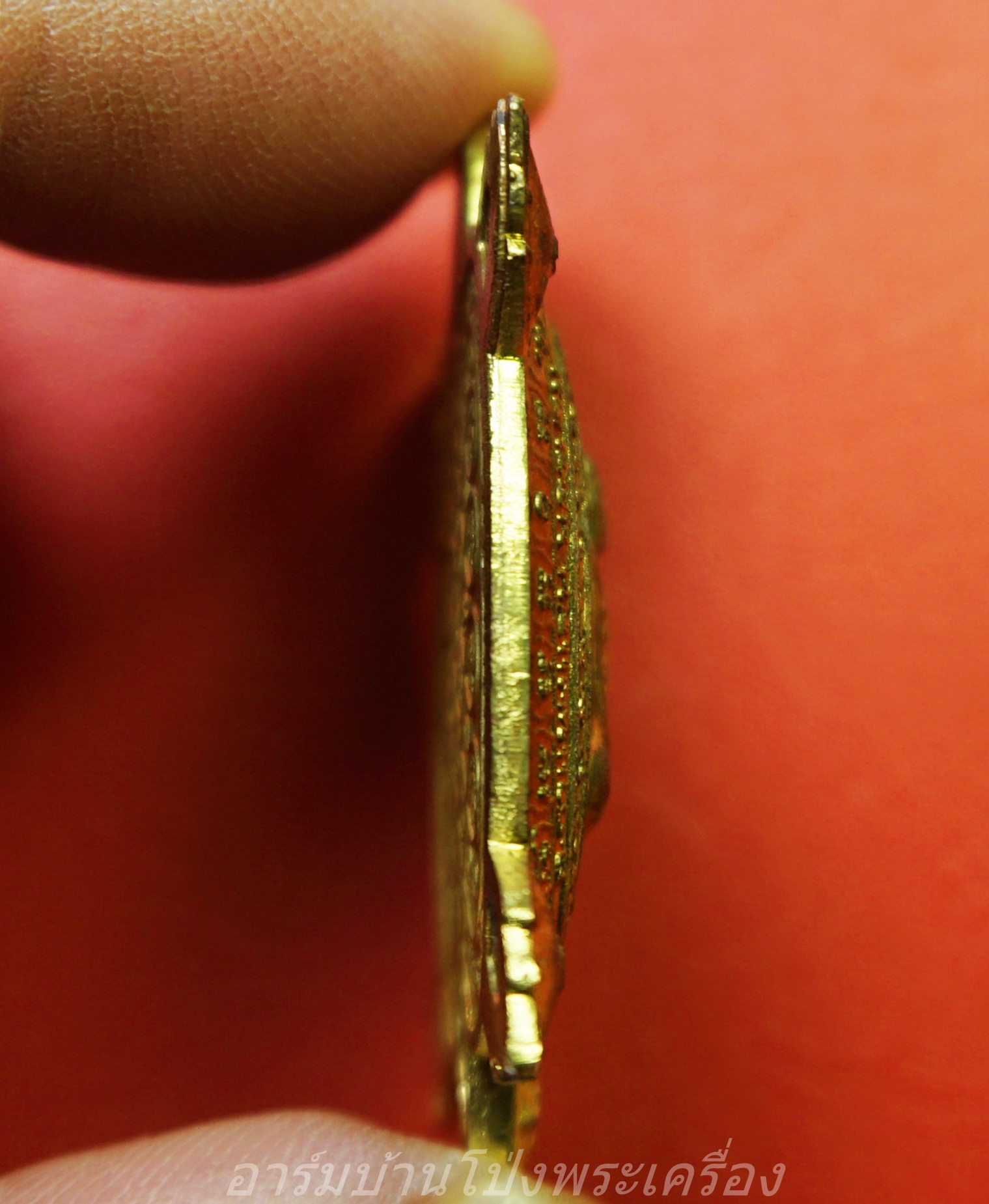 หลวงปู่แผ้ว ปวโร วัดหนองพงนก พญาเต่าเรือนนำโชค รุ่นปลดหนี้ พิมพ์ใหญ่ พิธีจักรพรรดิตราธิราช ๑๐๘ เกจิ ปี๒๕๕๐ เนื้อฝาบาตร(องค์ที่3)