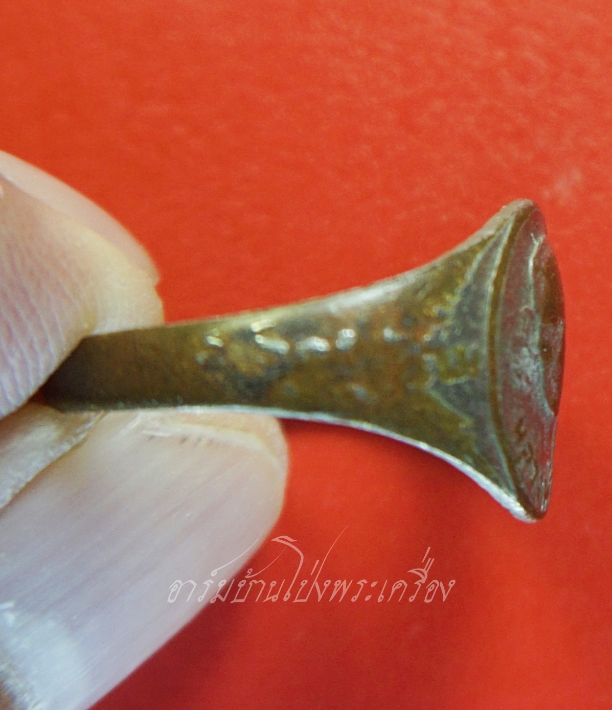 หลวงพ่อขอม วัดไผ่โรงวัว แหวน เนื้อกะไหล่เงิน(องค์ที่1)