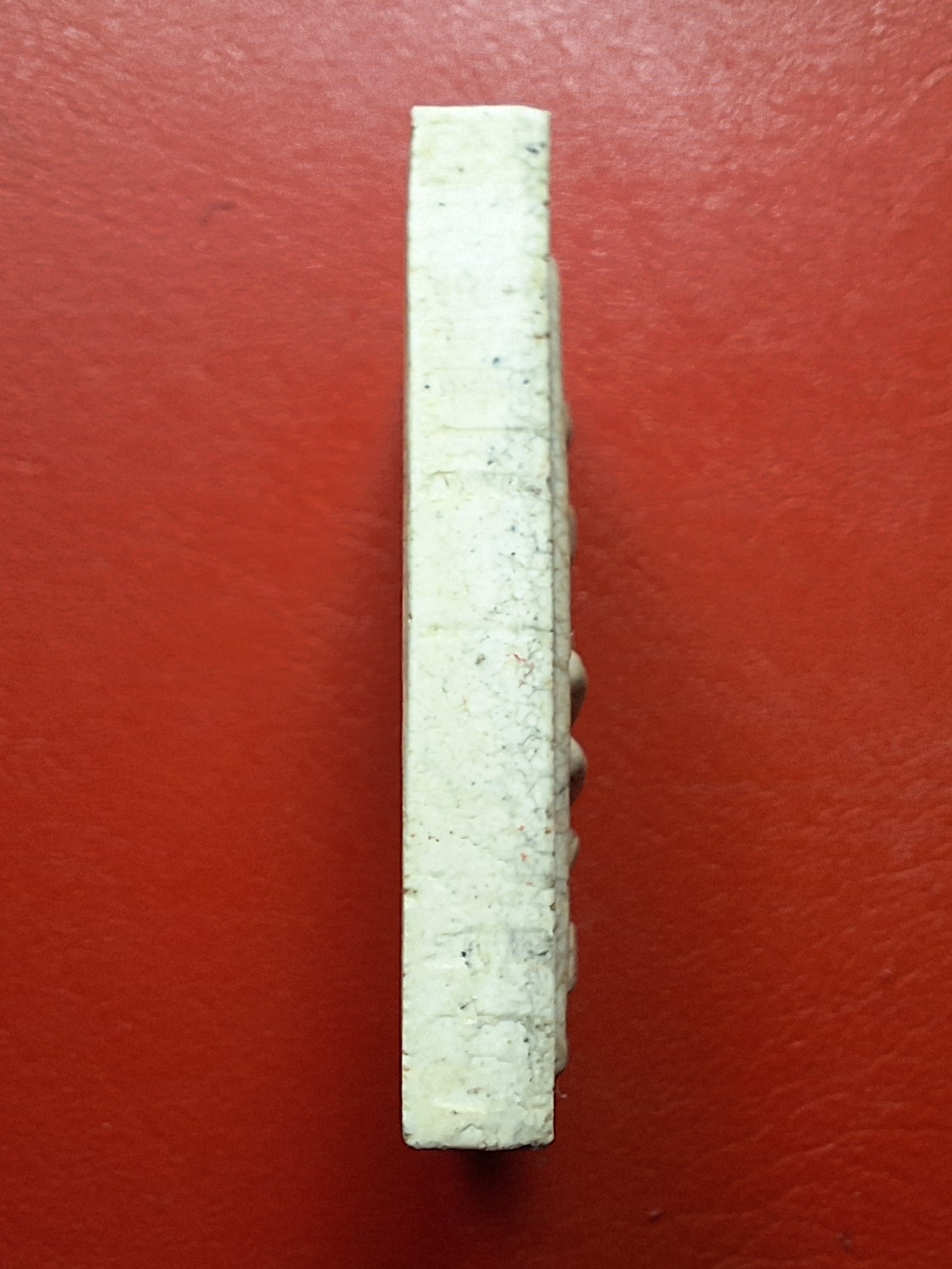 พระสมเด็จ วัดระฆังโฆษิตาราม รุ่นแตกลายงา ปี๒๕๕๒ ด้านหน้าปั๊มโค๊ตระฆัง ด้านหลังปั๊มตราวัด(องค์ที่1)