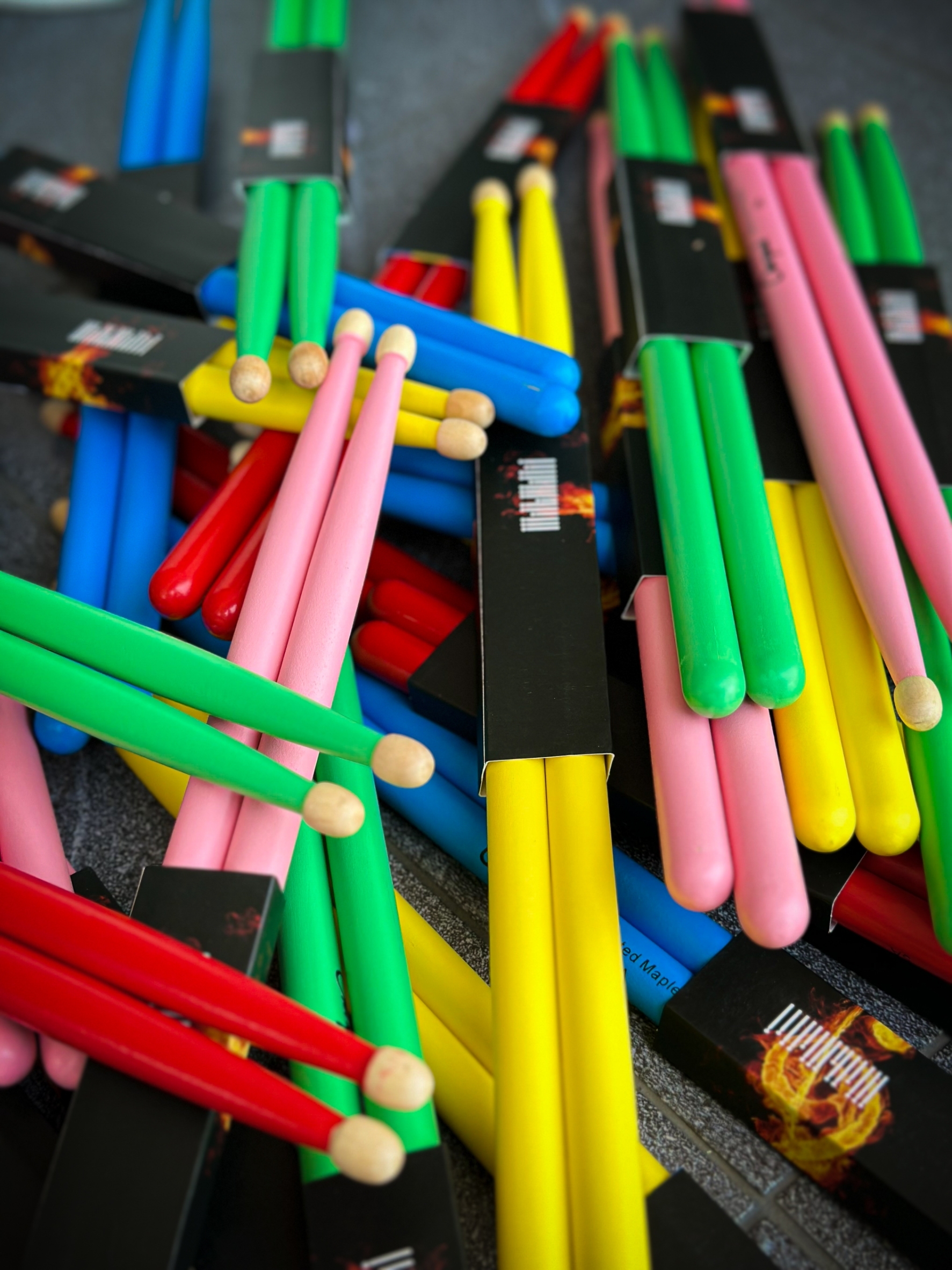 ไม้กลอง Overspeed ขนาด 5A สีสวย น้ำหนักเบา จับถนัดมือ ไม้ตีกลอง เคลือบสี ไม้ Maple เมเปิ้ล เลือกสีได้