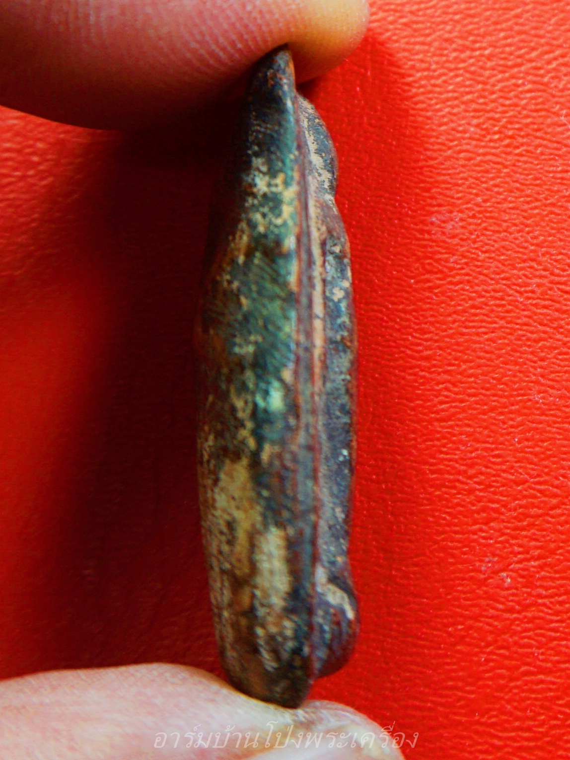 พระปางลีลา เนื้อดิน สีดำ ไม่ทราบที่(องค์ที่1)