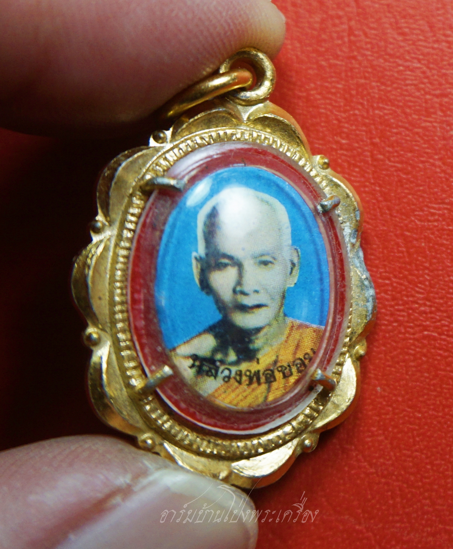 หลวงพ่อขอม วัดไผ่โรงวัว ล๊อกเก็ท แมงกะบี้(องค์ที่1)