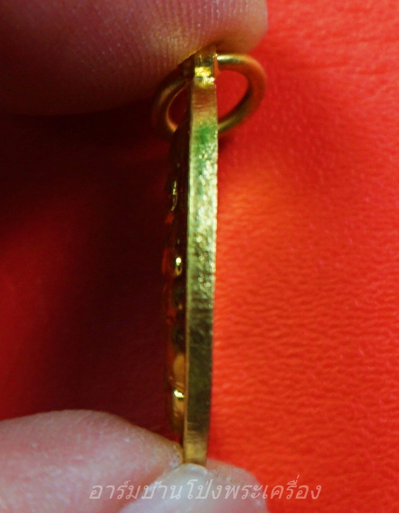 หลวงปู่แผ้ว วัดรางหมัน รุ่นกุมารทองแบ็คแฮม เนื้อฝาบาตร(องค์ที่11)