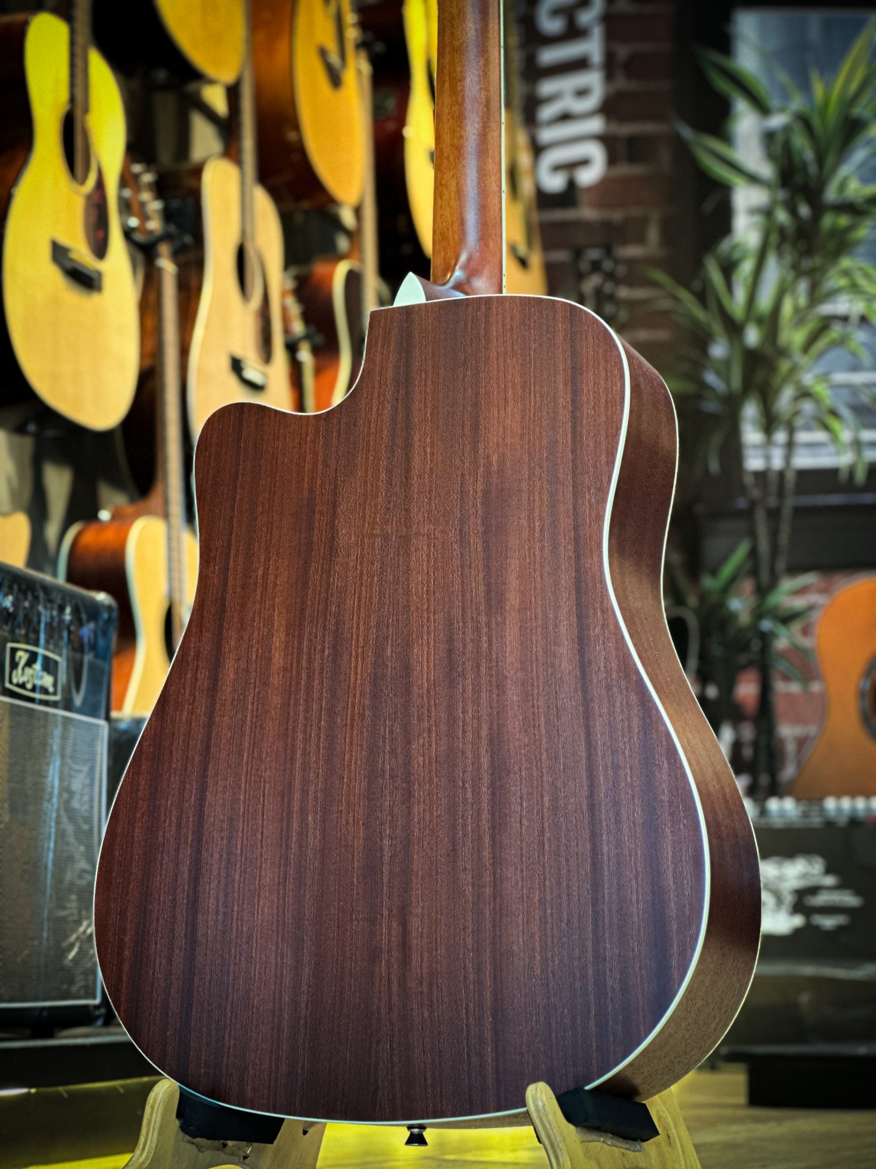 กีต้าร์โปร่ง Mantic AG-10SC ขนาด 41 นิ้ว Top Solid เสียงดี กังวาน ✅ พร้อมกระเป๋า ปิ๊ก4อัน คาโป้ ใบคอร์ด ประแจ คาโป้