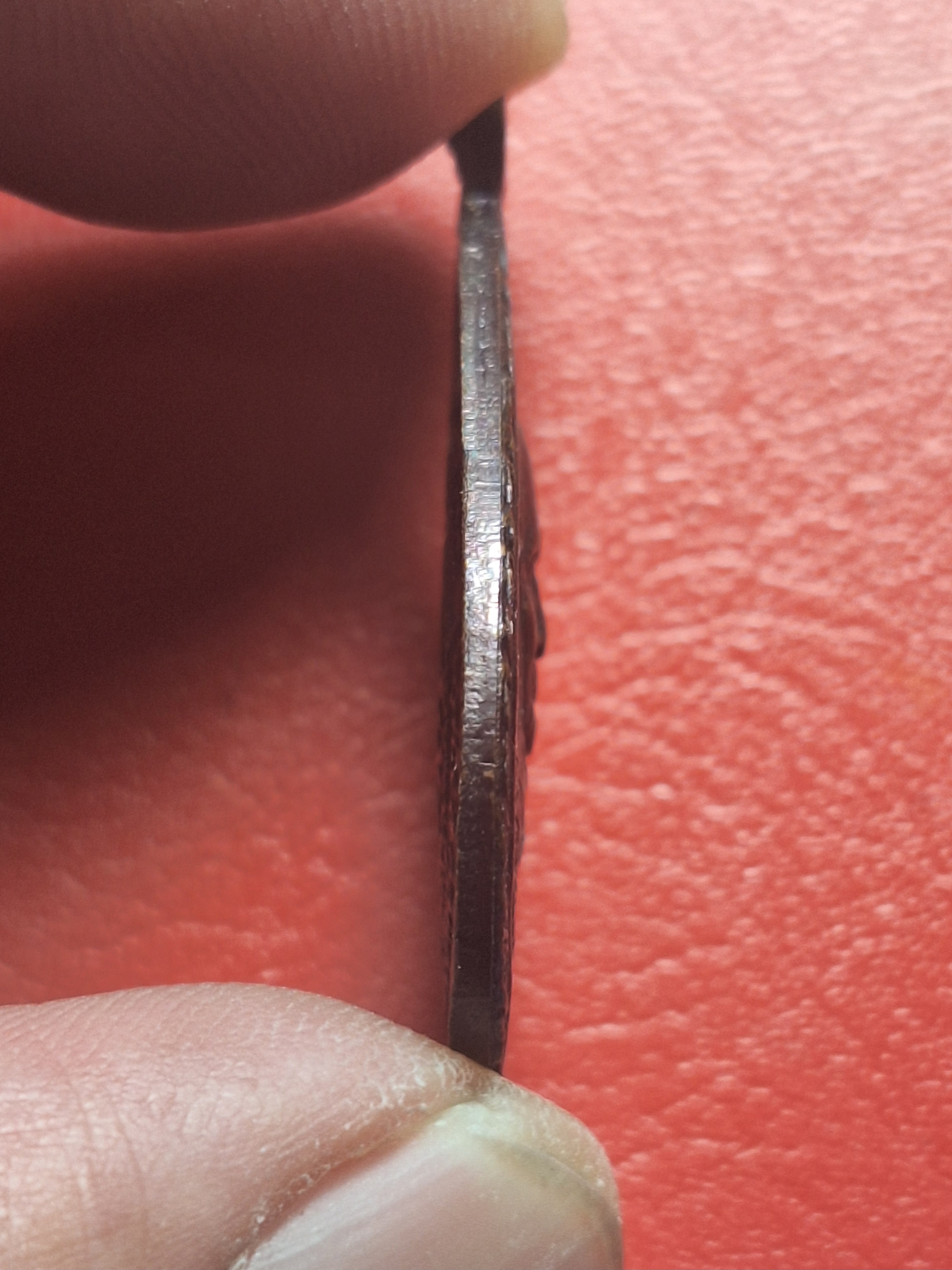 หลวงปู่ชอบ วัดเขารังเสือ รุ่นแรก เนื้อทองแดงรมดำ(องค์ที่6)