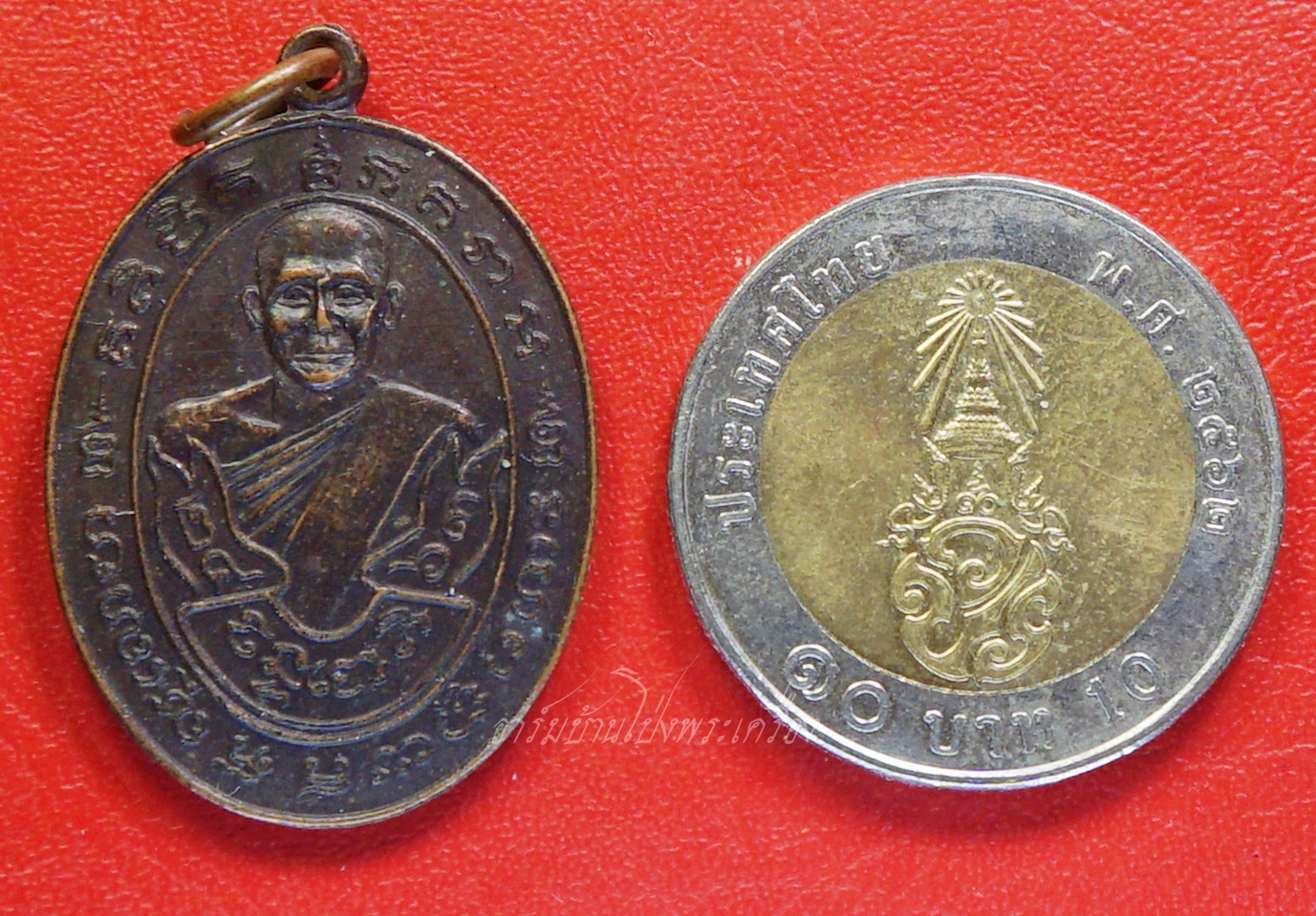 หลวงพ่อชุ่ม วัดท่ามะเดื่อ ศิษย์สร้างถวาย ปี๒๕๒๖ เนื้อทองแดงรมดำ(องค์ที่6)