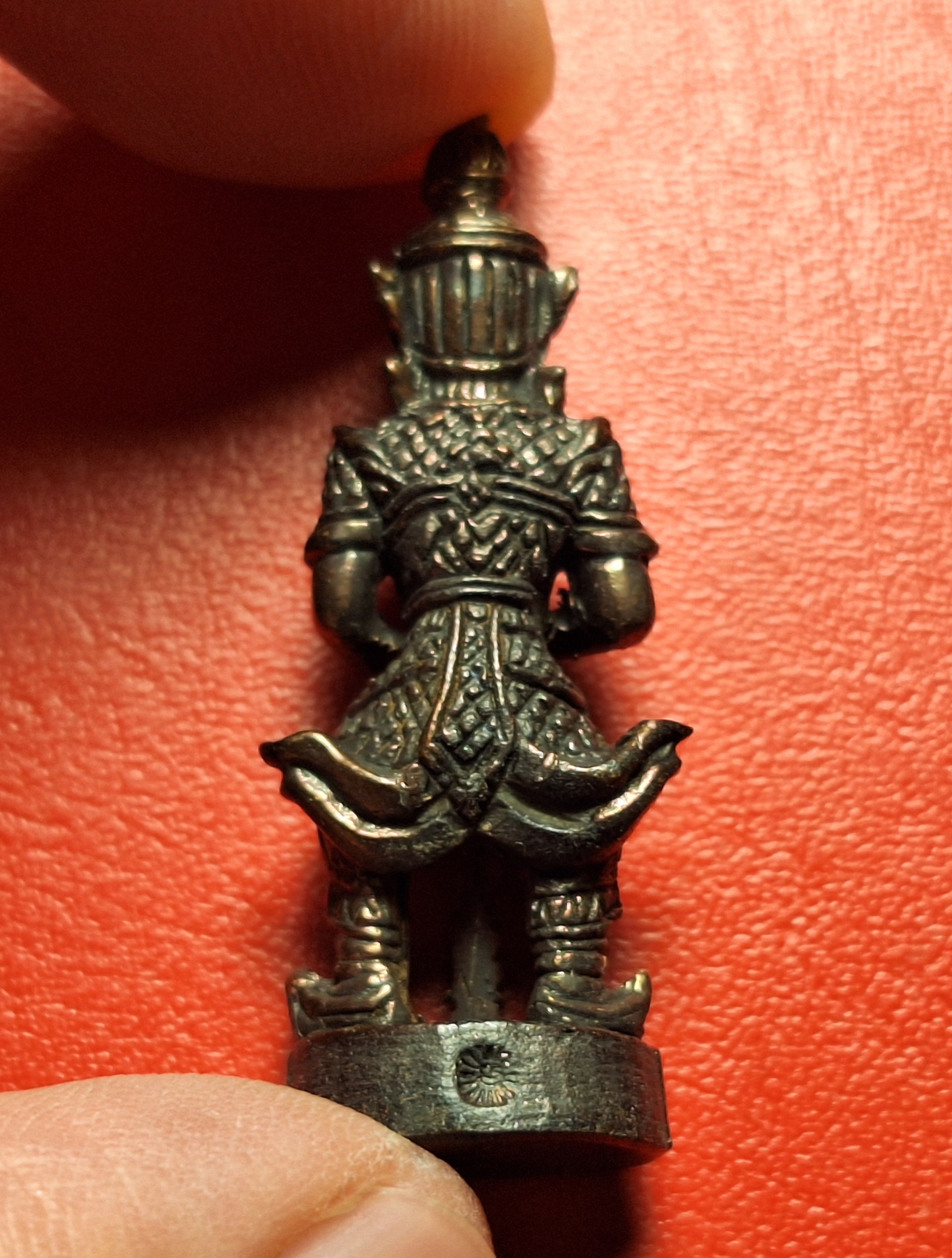 หลวงปู่หมุน วัดบ้านจาน จ.ศรีสะเกษ ปี๒๕๓๙ ท้าวเวสสุวรรณ เนื้อทองแดงรมดำ(องค์ที่1)