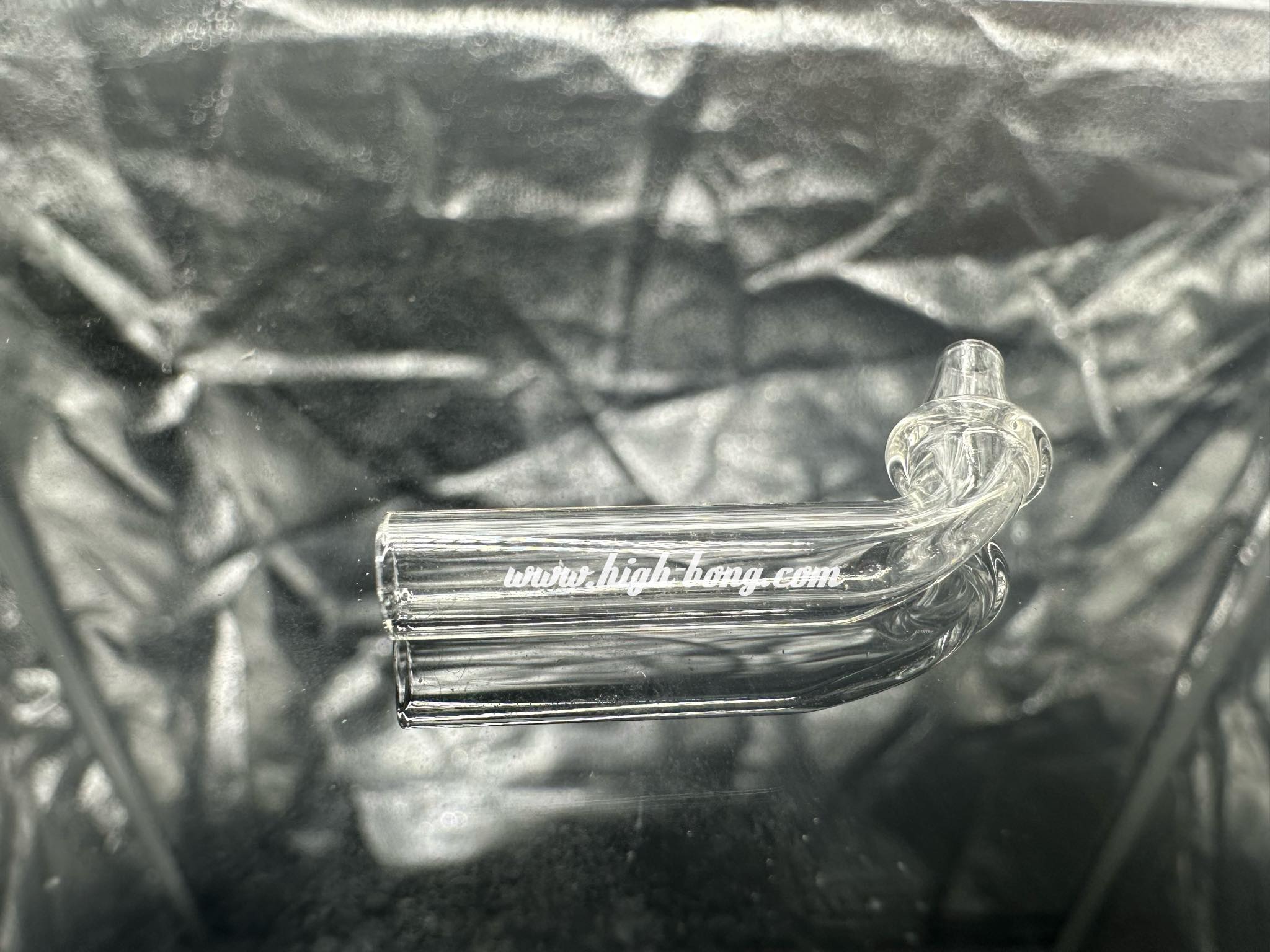 หัวเสียบนำไฟลอย (งานแก้ว)