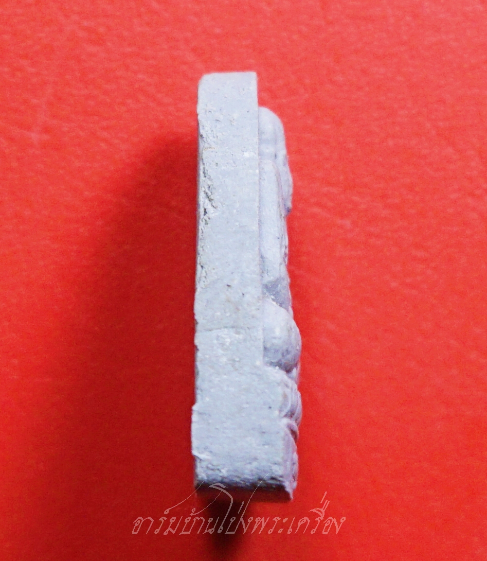 หลวงปู่ทวด วัดประสาทบุญญาวาส ปี๒๕๓๘ เนื้อผงพุทธคุณ(องค์ที่2)