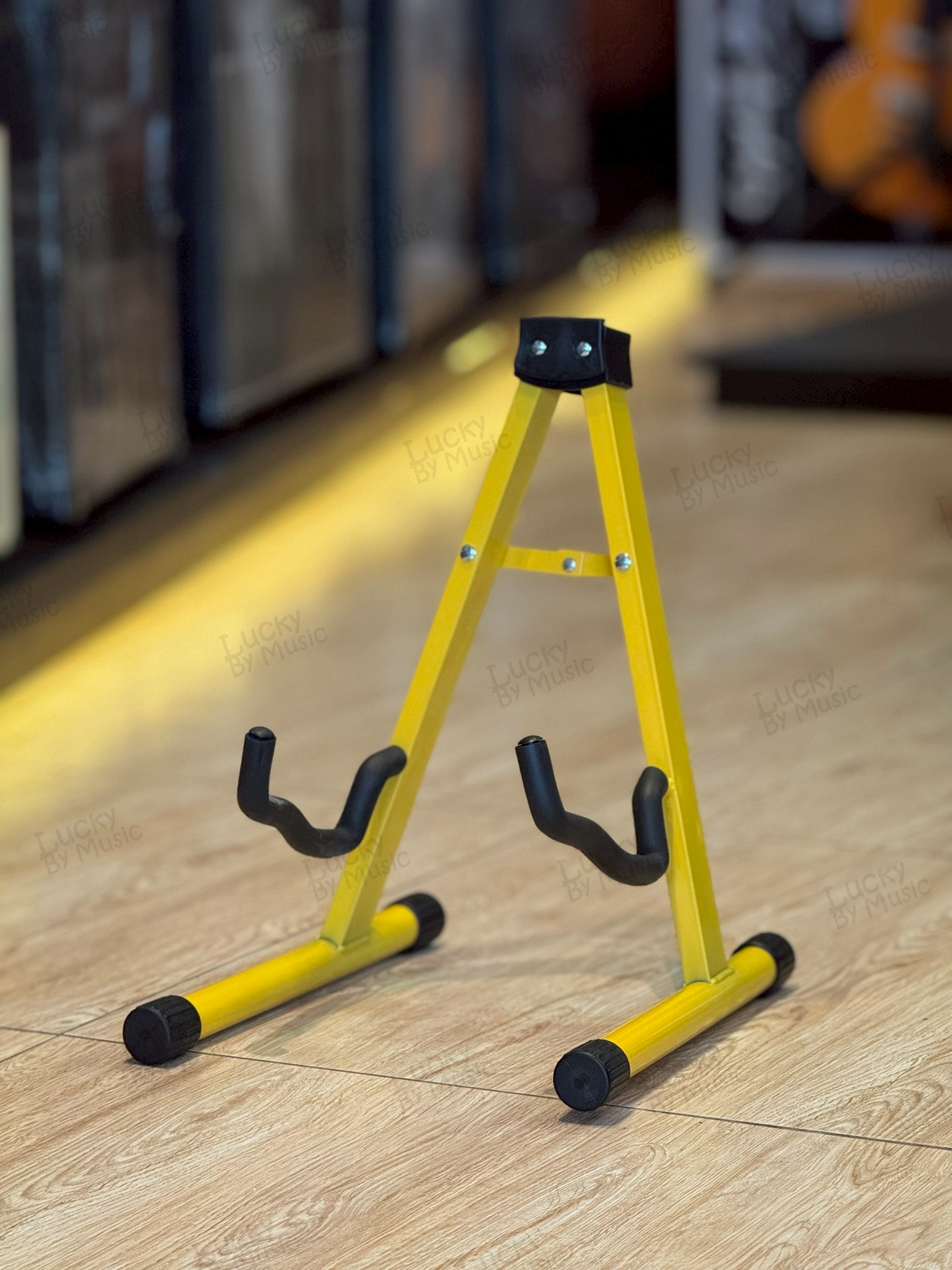 ขาตั้งกีต้าร์ทรง A Colour เลือกสีได้ ตั้งได้ทั้งกีตาร์โปร่ง/ไฟฟ้า/เบส วัสดุโลหะอย่างดี แข็งแรง พับเก็บได้สะดวก ขาตั้งเครื่องดนตรี Guitar Stand