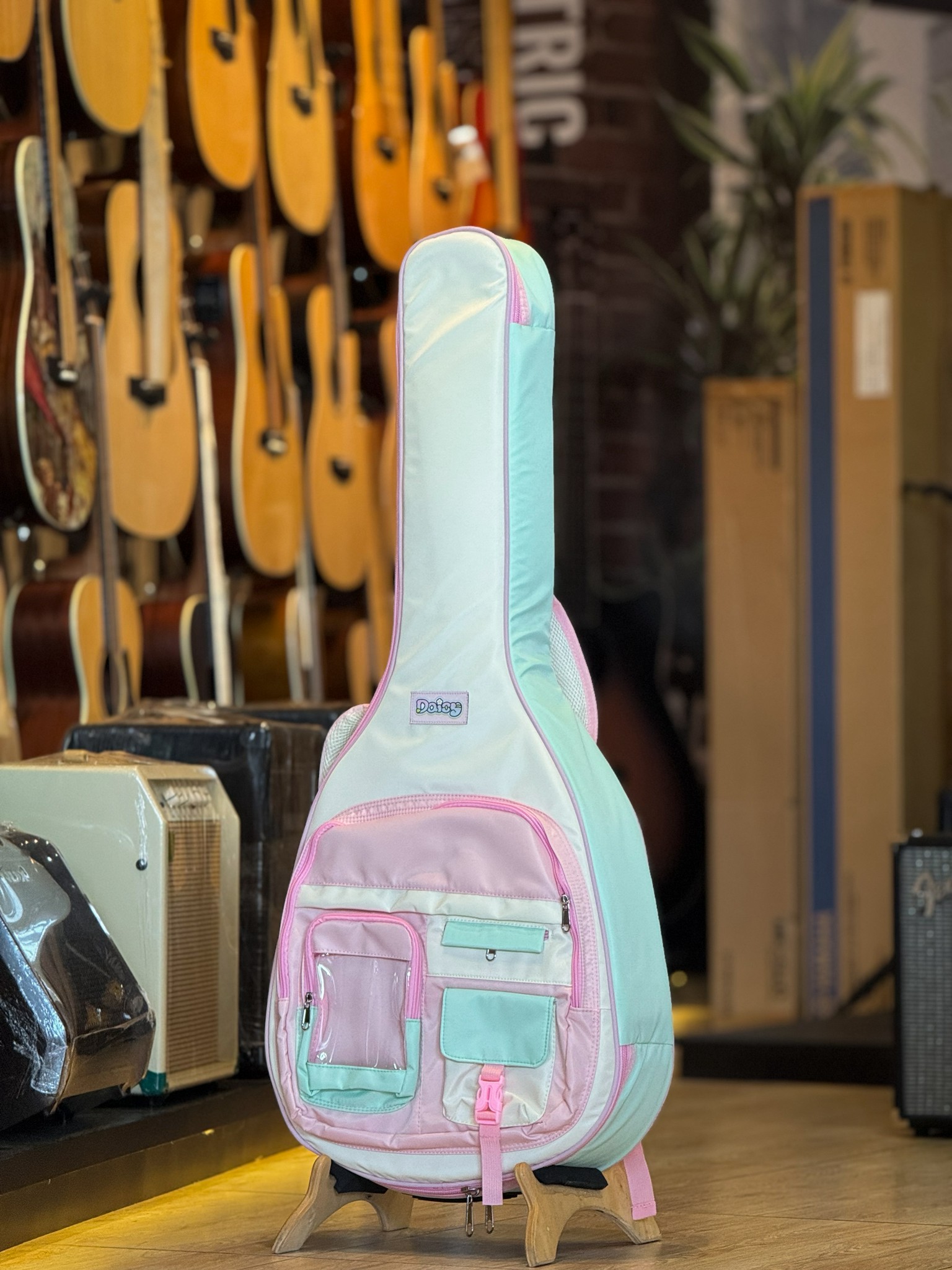 Daisy กีตาร์โปร่ง รุ่น D-100 New ขนาด 36 นิ้ว เปลี่ยนลายปิ๊กการ์ด พร้อมซอฟเคส ปิ๊ก4อัน คู่มือ