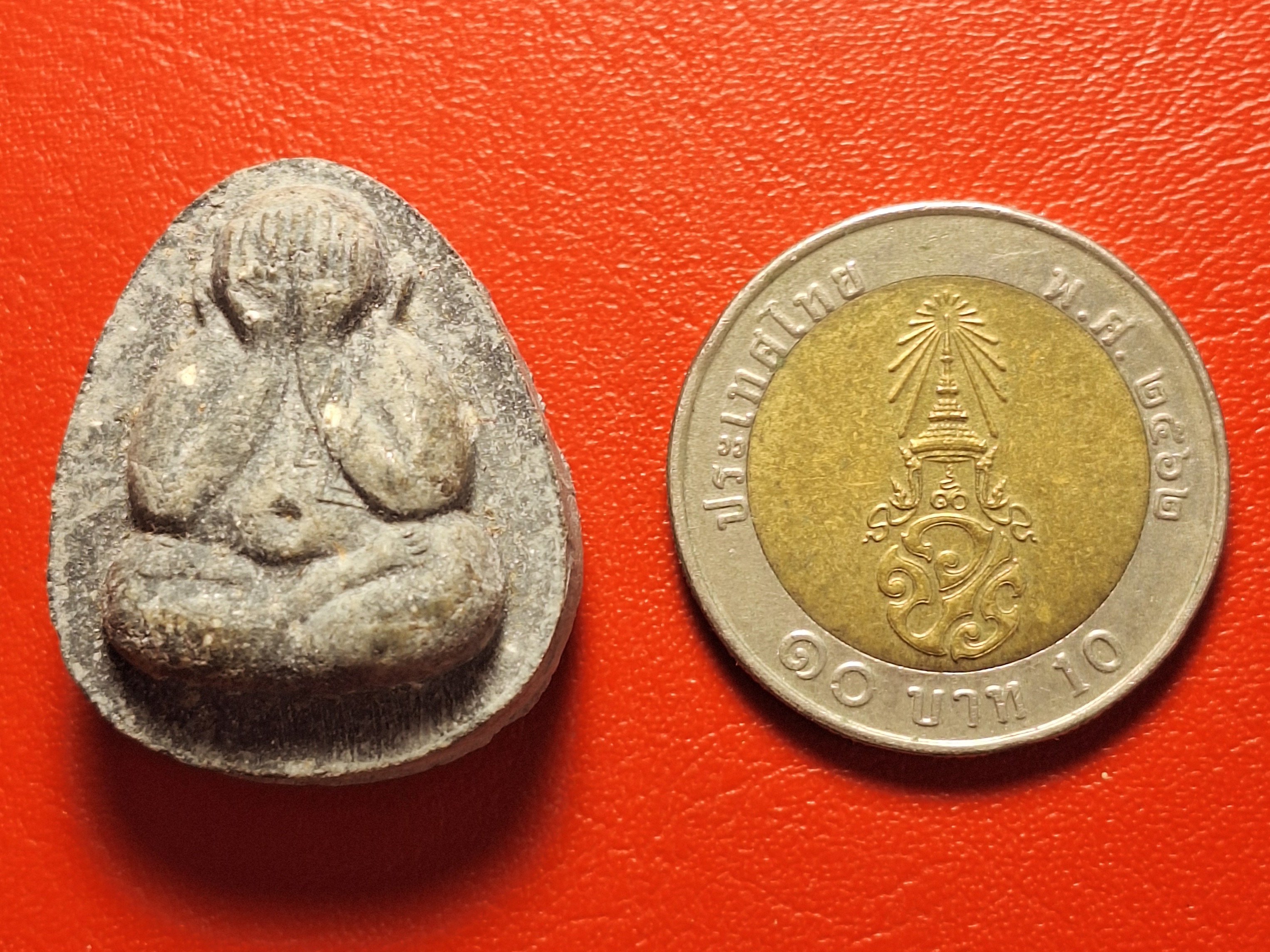 หลวงปู่โต๊ะ วัดประดู่ฉิมพลี ออกวัดถ้ำสิงโตทอง ๙๙ปี เนื้อผงสีเทา(องค์ที่1)