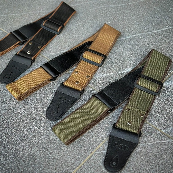 P&P สายสะพายกีต้าร์ เลือกสีได้ ส่วนหัวทำจากหนัง ใช้ได้ทั้งกีต้าร์โปร่ง/ไฟฟ้า /เบส สายสะพาย ปรับความยาวได้