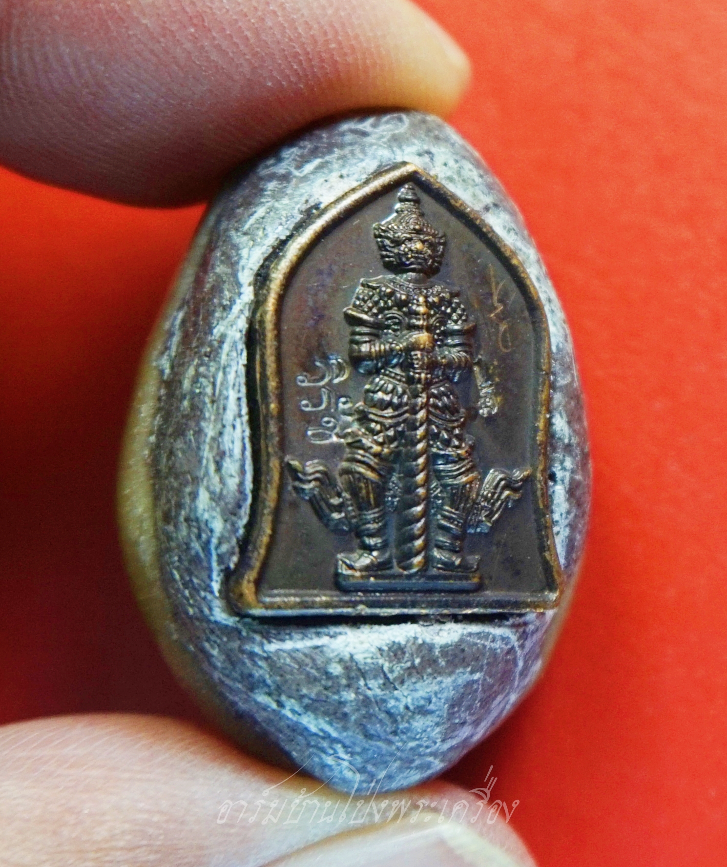 หลวงพ่อวิรัช วัดดีบอน เบี้ยแก้ หลังท้าวเวสสุวรรณ ตอกโค๊ตและมีจาร(องค์ที่1)