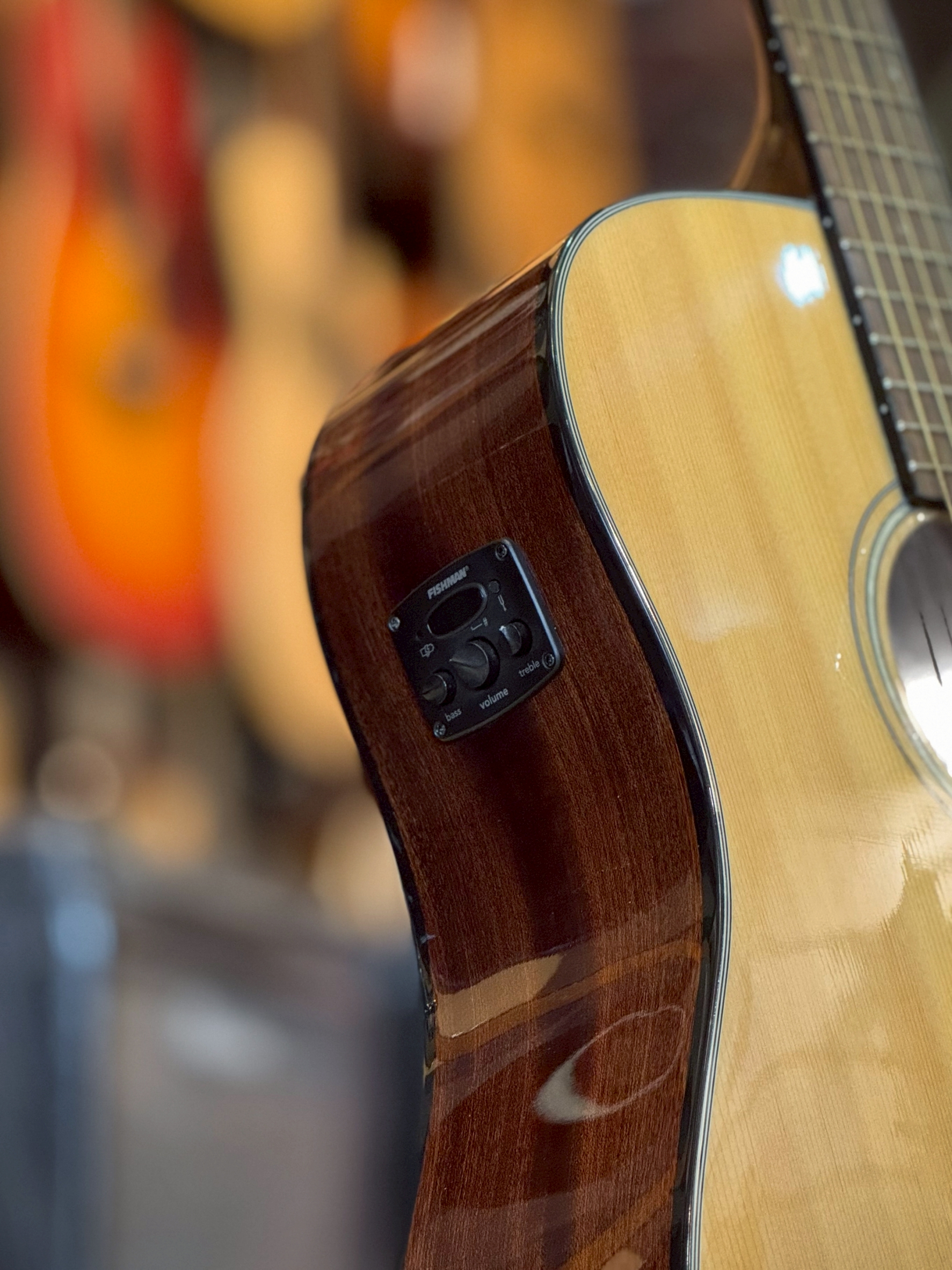 กีต้าร์โปร่งไฟฟ้า Fender CD-60SCE ภาคไฟฟ้า Fishman