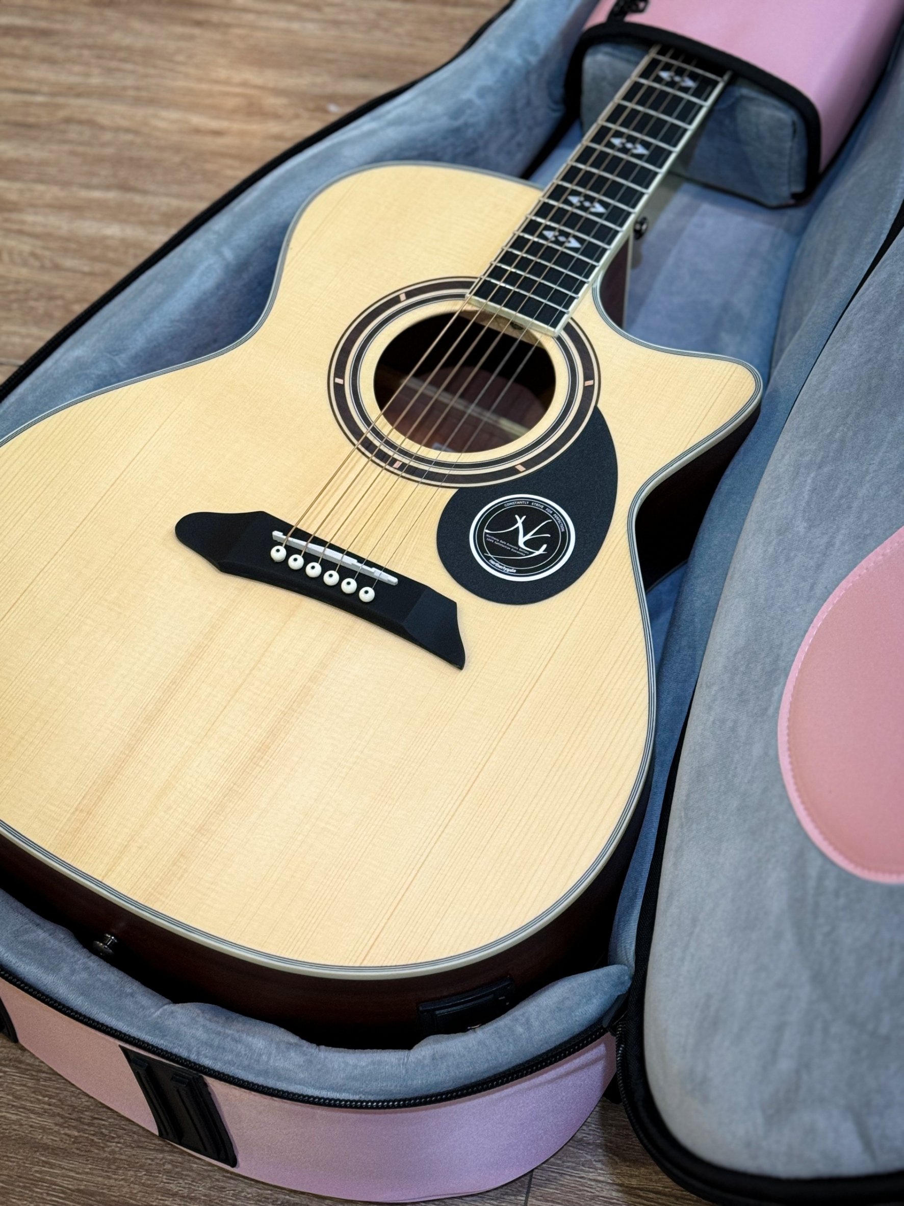 Real Mission ซอฟเคสกีตาร์โปร่ง เขียว/ชมพู รุ่นผ้า ขนาด 41 นิ้ว กระเป๋ากีตาร์โปร่ง ป้องกันการกระแทกได้ดี วัสดุกันน้ำ