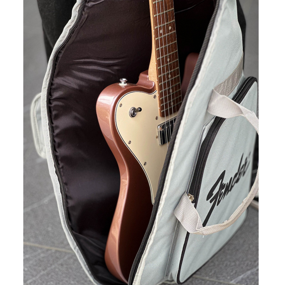 ซอฟเคสกีต้าร์ไฟฟ้า Fender บุฟองน้ำหนา 12 ม. สีเทา ขาดเทาอ่อน พร้อมหูหิ้ว สายสะพาย กระเป๋ากีต้าร์ไฟฟ้า