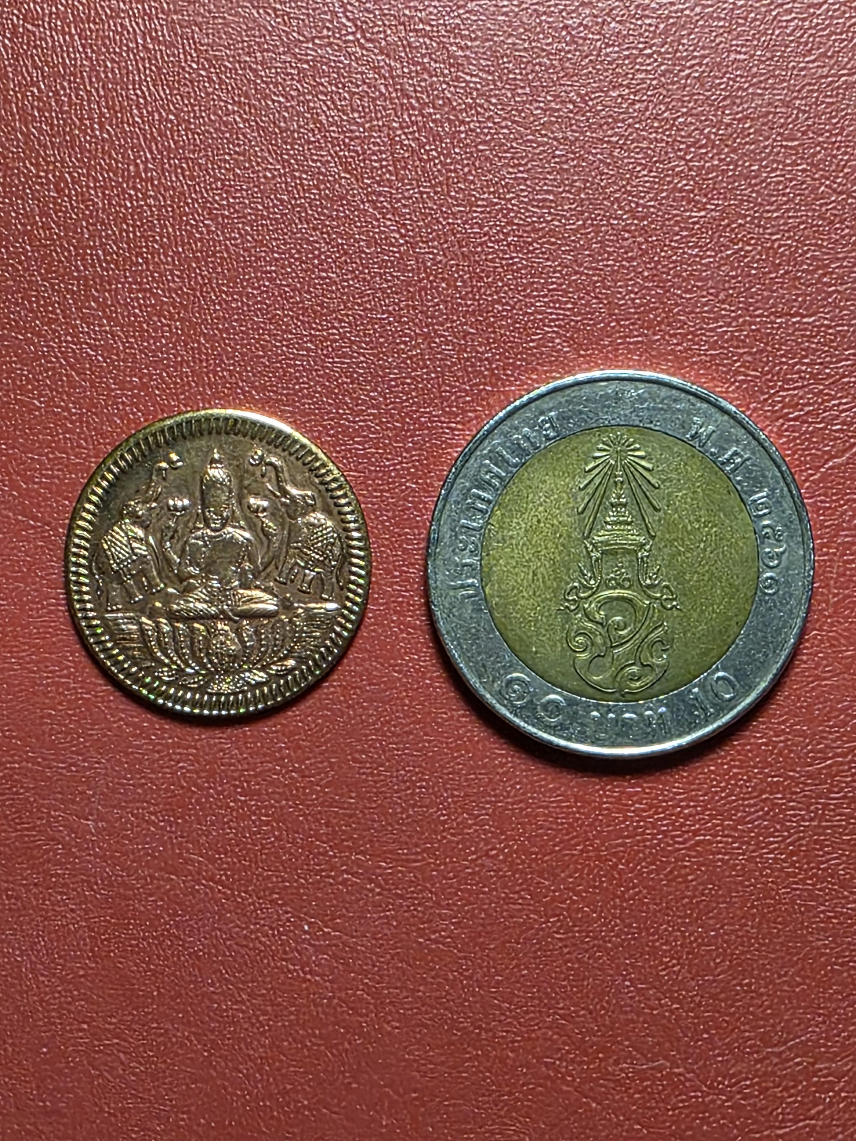 เหรียญพระแม่ลักษมี หลังดอกบัว วัดแขก สีลม จ.กรุงเทพฯ(องค์ที่1)