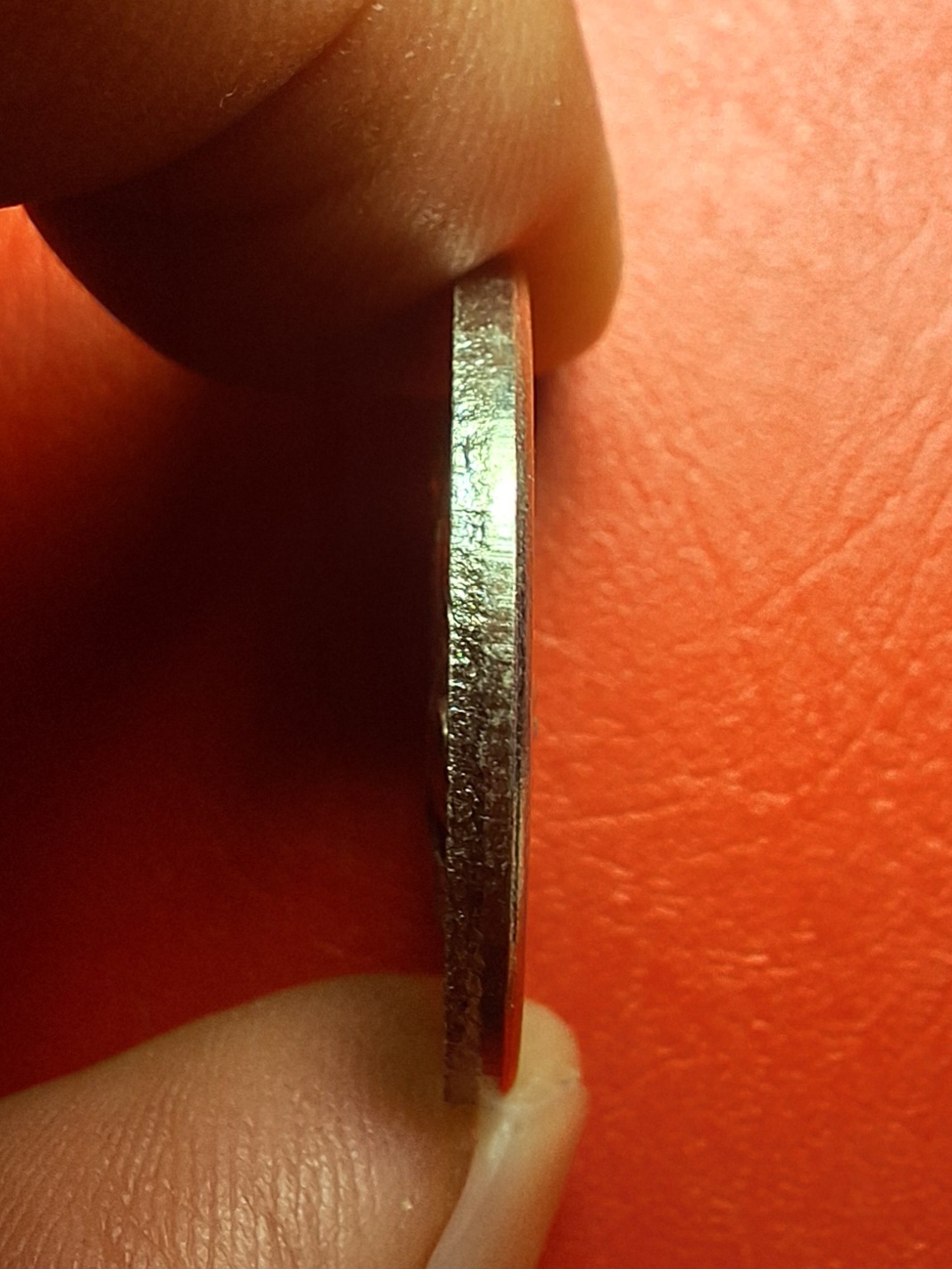 หลวงพ่อเงิน วัดท้ายน้ำ หลังหลวงพ่อเดิม เหรียญขวัญถุง ปี๒๕๒๖ เนื้อกะไหล่เงิน(องค์ที่2)