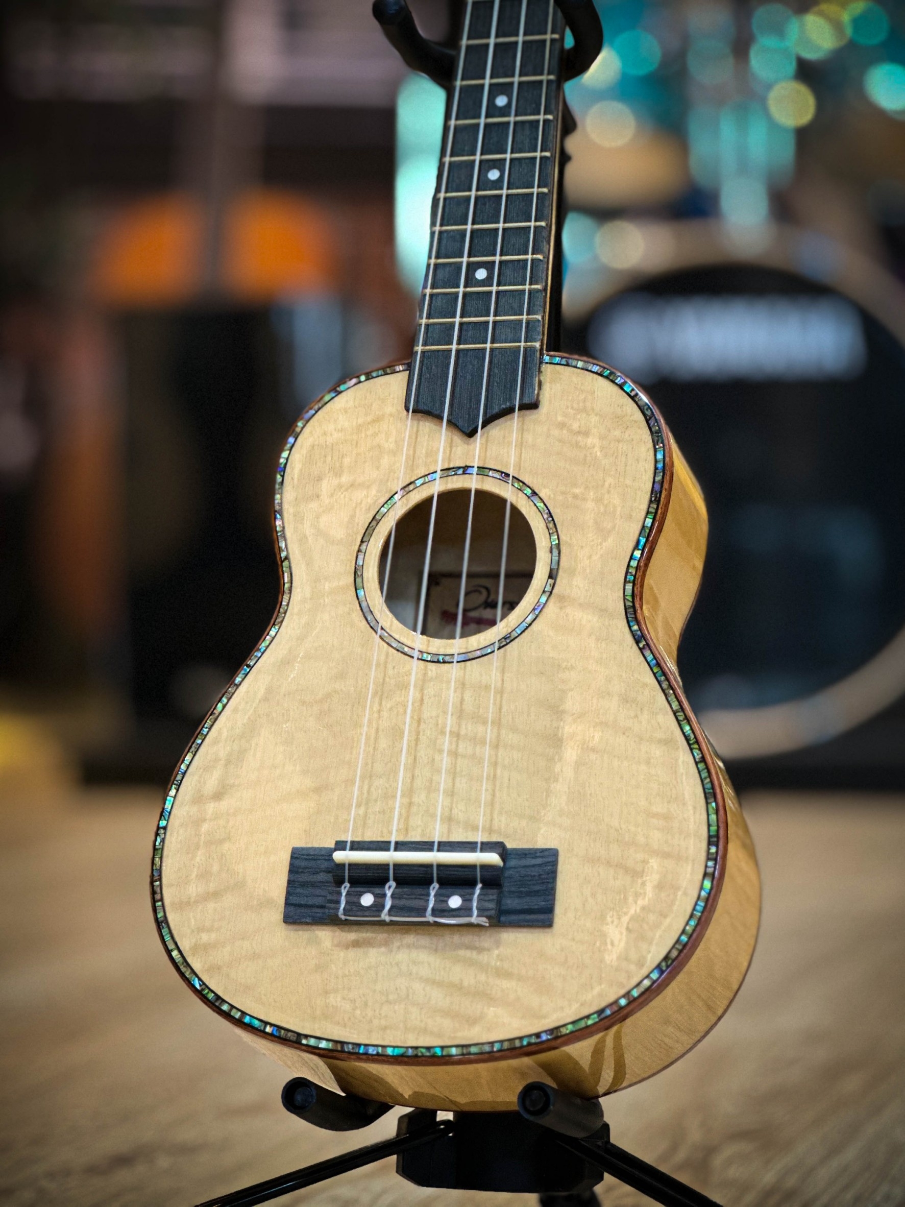 [ฟรีกระเป๋า!] อูคูเลเล่ Overspeed รุ่น UK21 (FM) ขนาด 21 นิ้ว ไซส์ Soprano สีไม้อ่อน เคลือบเงา ขนาดพกพาง่าย