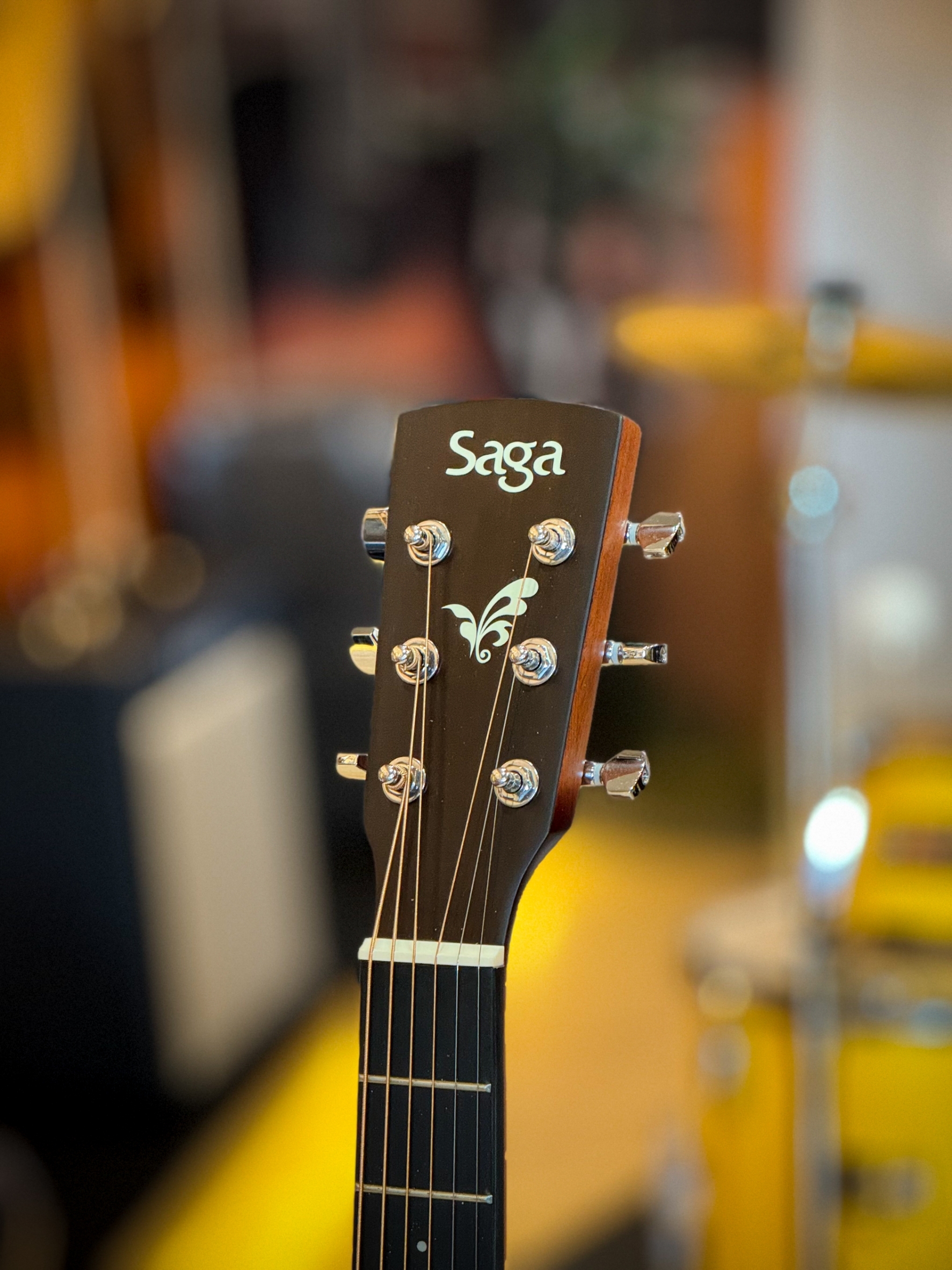 กีต้าร์โปร่ง 36 นิ้ว SAGA รุ่น GS-700S ภาคไฟฟ้า OS-1 หน้าไม้แท้ พร้อมของแถมสุดคุ้ม