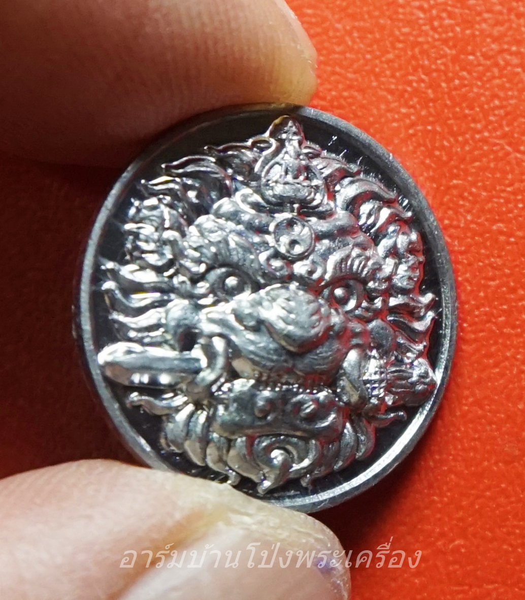 หลวงพ่อหวล วัดชาวเหนือ เสือคาบดาบ(กันชง) ปี๒๕๔๙ พิมพ์เล็ก กะไหล่เงิน(องค์ที่4)