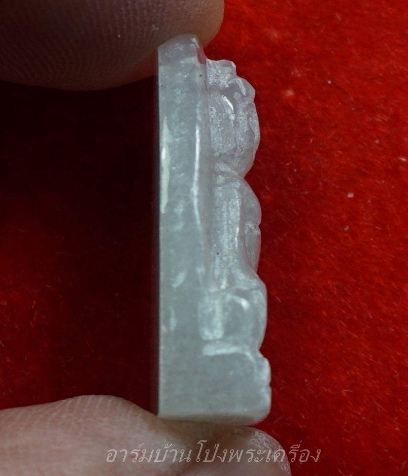 หลวงพ่อขันธ์ วัดพระศรีอารย์ พระหยกขาว พร้อมกล่องเดิม(องค์ที่12)