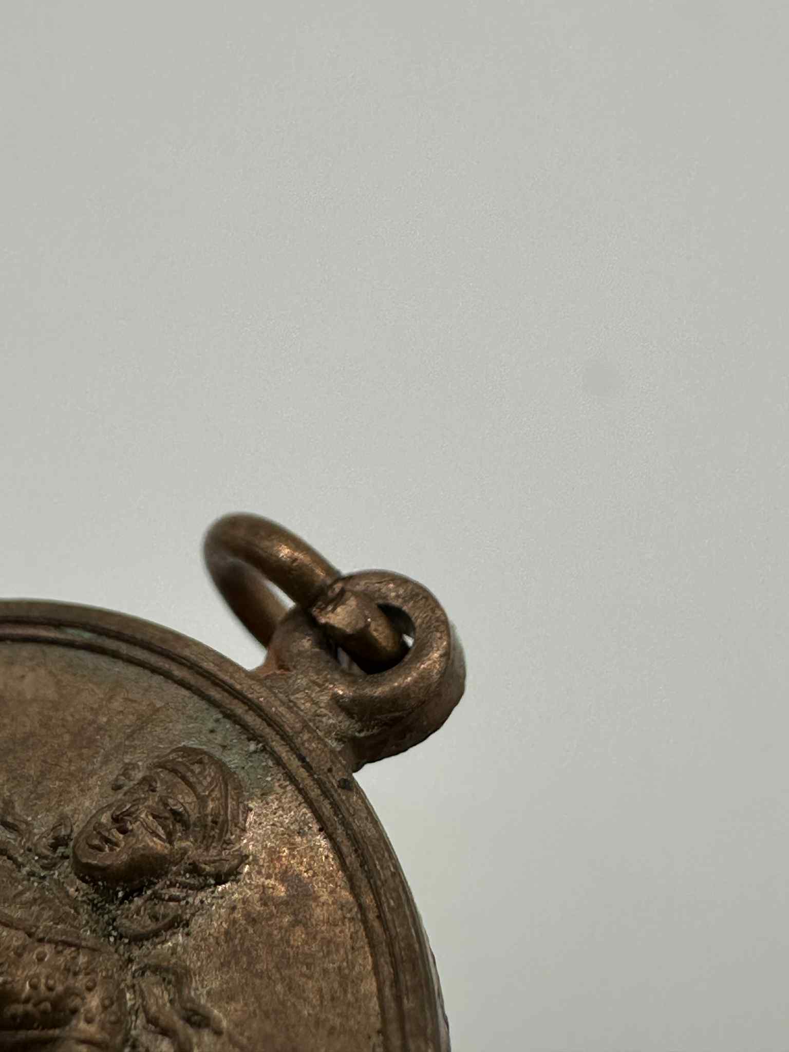 28. เหรียญทองแดง นางกวักที่ระลึกงานบูชาครู 28 สิงหาคม วัดดาวคนอง ครูบาเจ้าเสือสมิงน้อย