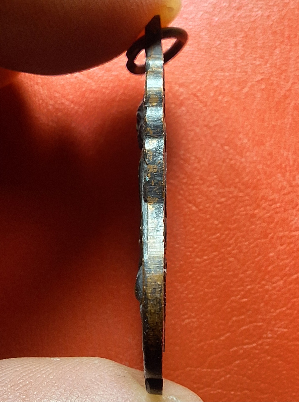 หลวงพ่อคูณ วัดจอมบึง รุ่นสาม ปี๒๕๑๗ เนื้อทองแดงรมดำ(องค์ที่14)