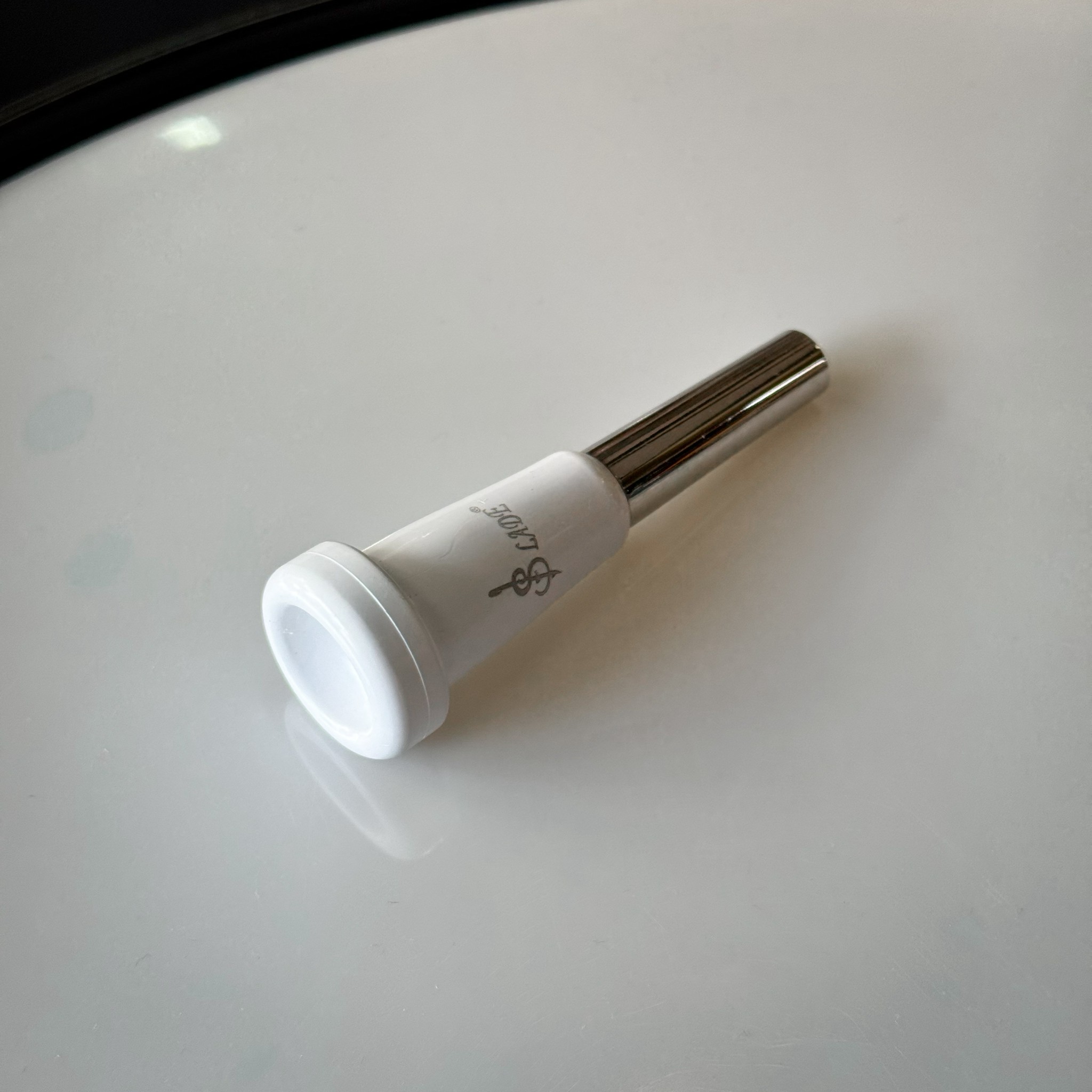 เมาส์ทรัมเป็ต Mouthpiece Desh 7C ขาว โลหะ + ABS น้ำหนักเบา ได้เสียงที่อุ่นขึ้น มีพลังมากขึ้น