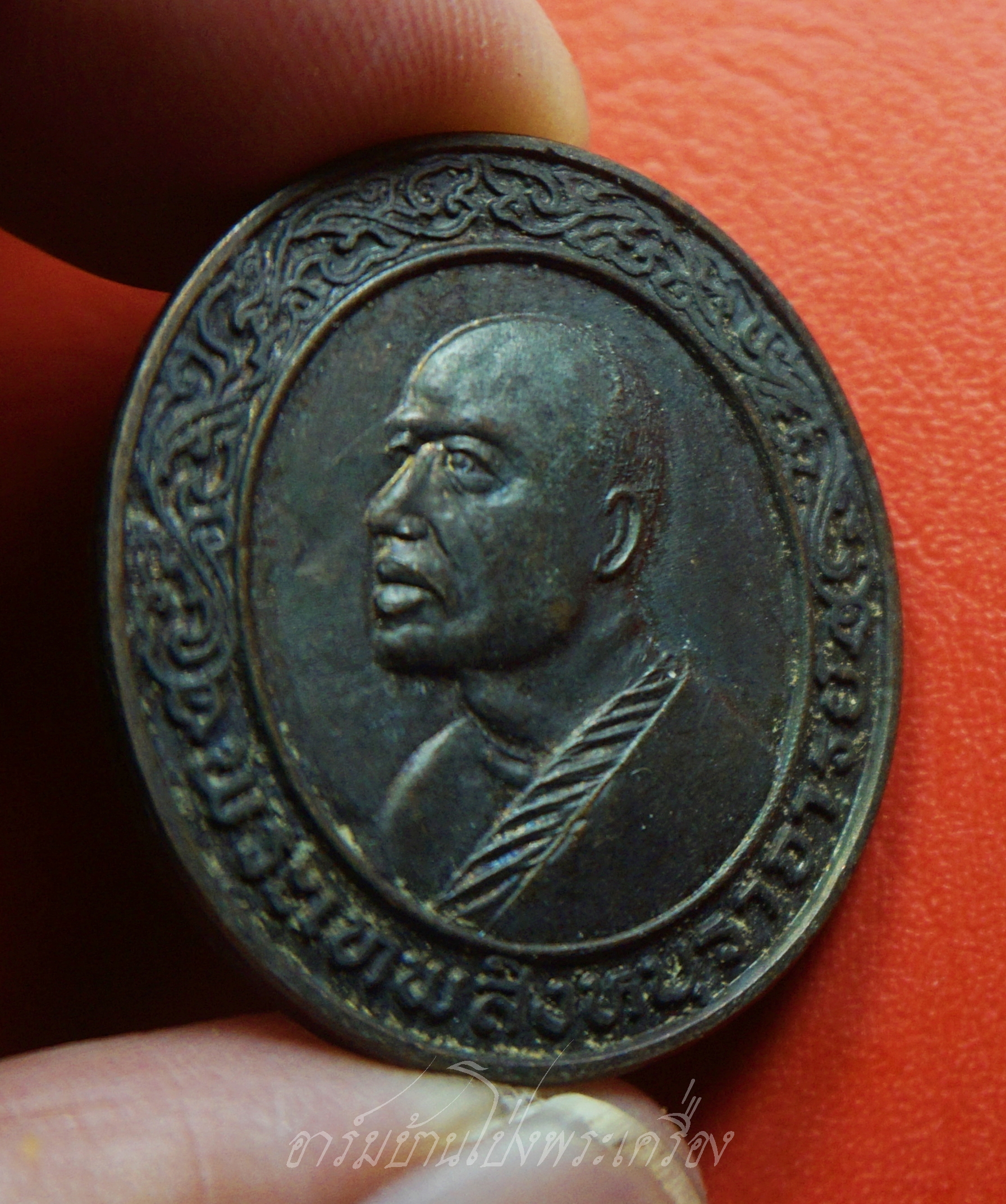 หลวงพ่อแพ วัดพิกุลทอง จ.สิงห์บุรี เนื้อทองแดงรมดำ(องค์ที่1)