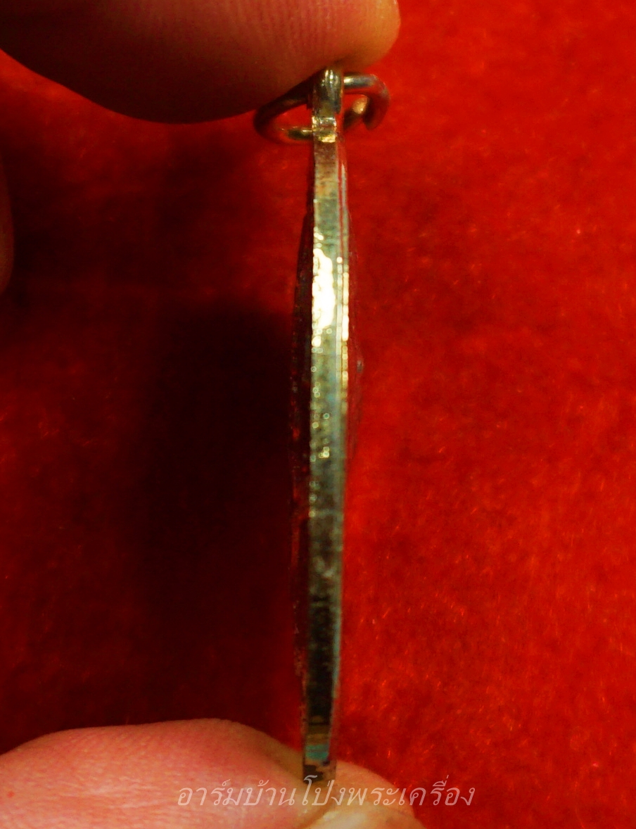 หลวงพ่อยะ วัดท่าข้าม รุ่นเจ้าสัว ปี๒๕๓๕ เนื้อกะไหล่ทอง(องค์ที่7)