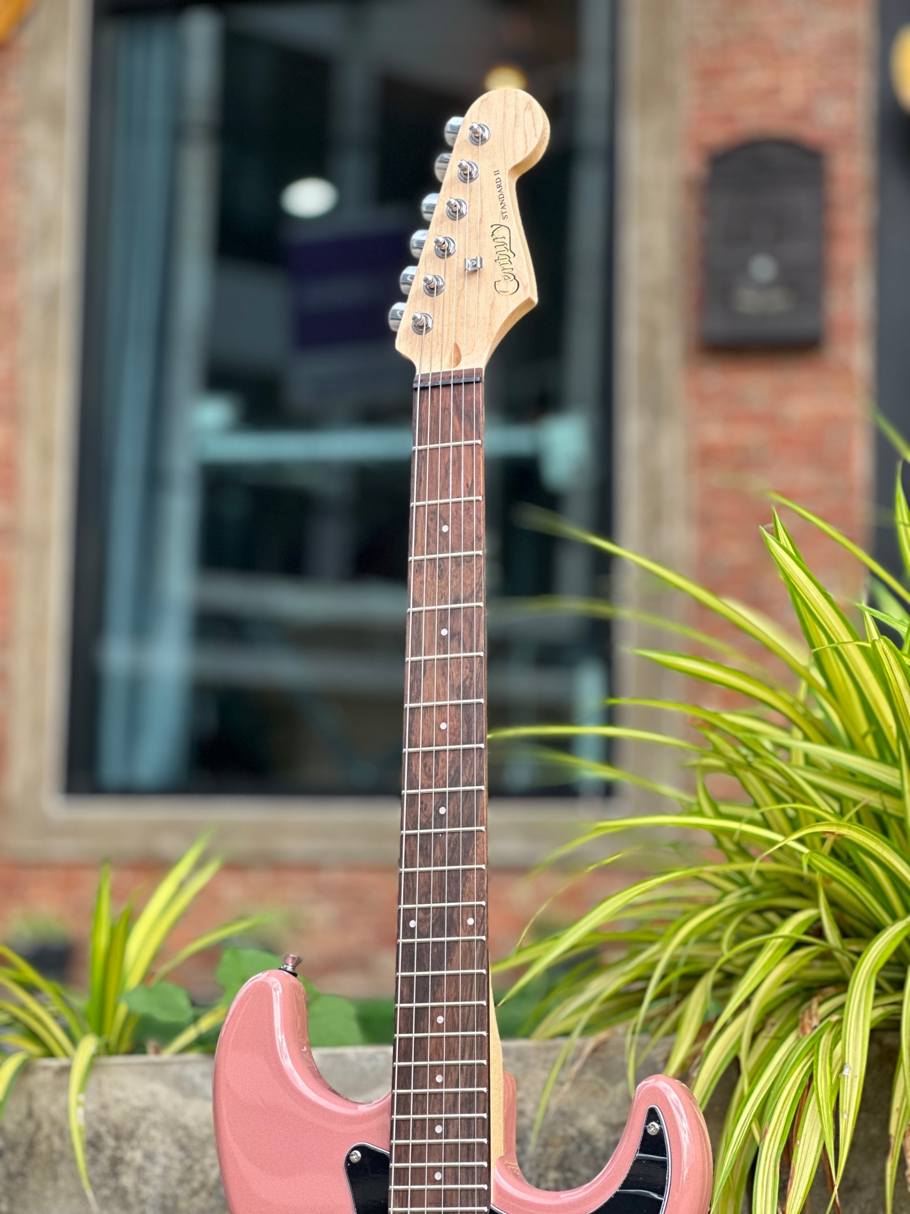 Century กีต้าร์ไฟฟ้า STG2 Standard-II บอดี้ทรง Stratocaster Electric Guitar (พร้อมเซ็ทของแถม ดูรายละเอียดของแถมได้ที่ด้านล่างนะคะ)