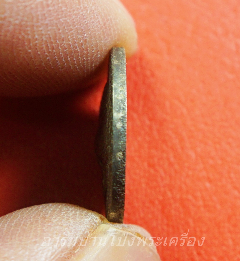 หลวงพ่อหวล วัดชาวเหนือ เสือเม็ดกระดุม มหาเมตตา มหาบารมี ปี๒๕๕๔ เนื้อฝาบาตร เนื้อกะไหล่เงิน(ชุดที่2)